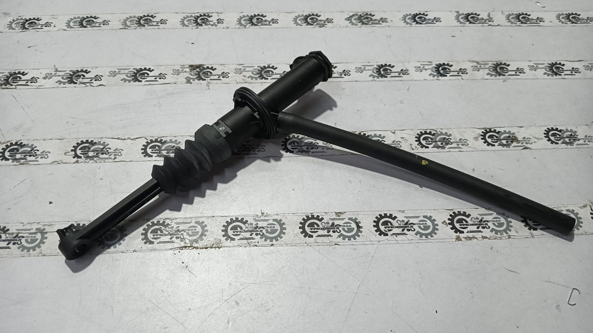 Nissan Duster clutch transmitter, part number 306106175R, showing the black plastic sensor with electrical connectors.