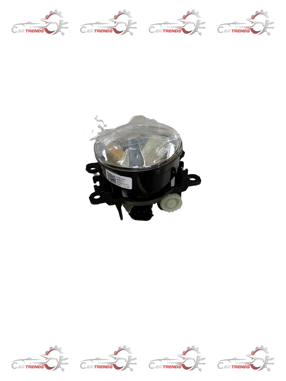 Maruti Suzuki fog lamp assembly with clear lens and black housing, designed for Maruti Suzuki vehicle lighting system.