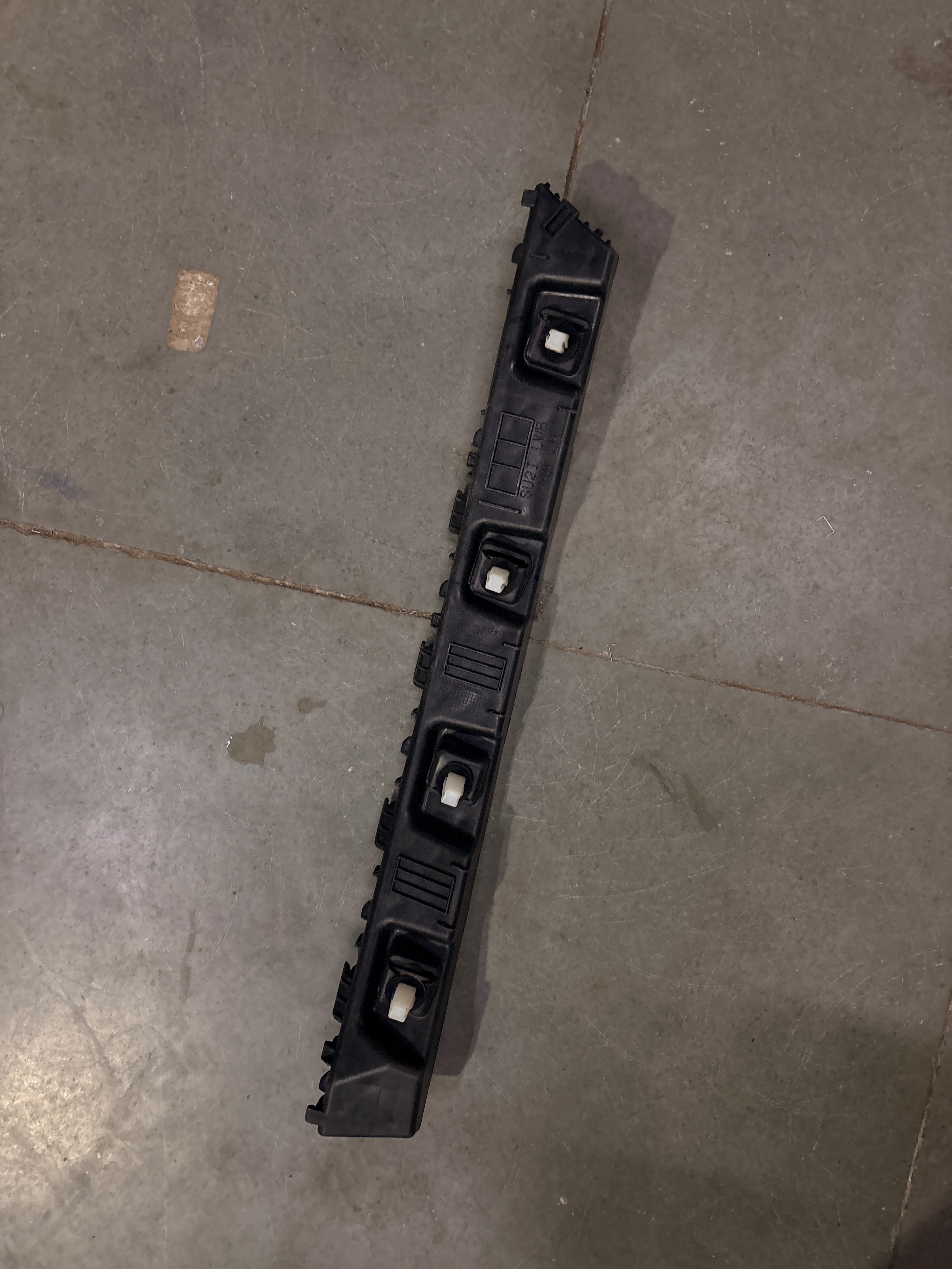 Hyundai rear bumper side bracket assembly for left side, part number 86651BV300, shown in a close-up view.