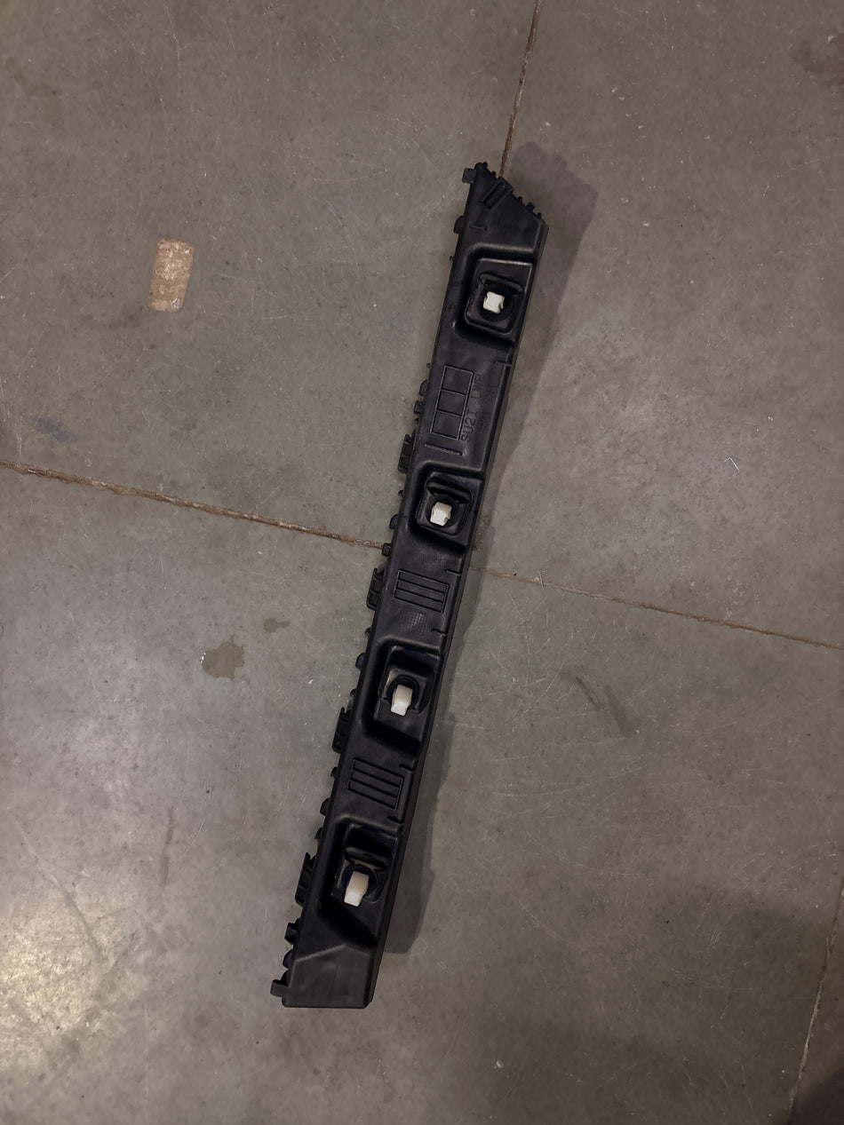Hyundai rear bumper side bracket assembly for left side, part number 86651BV300, shown in a close-up view.