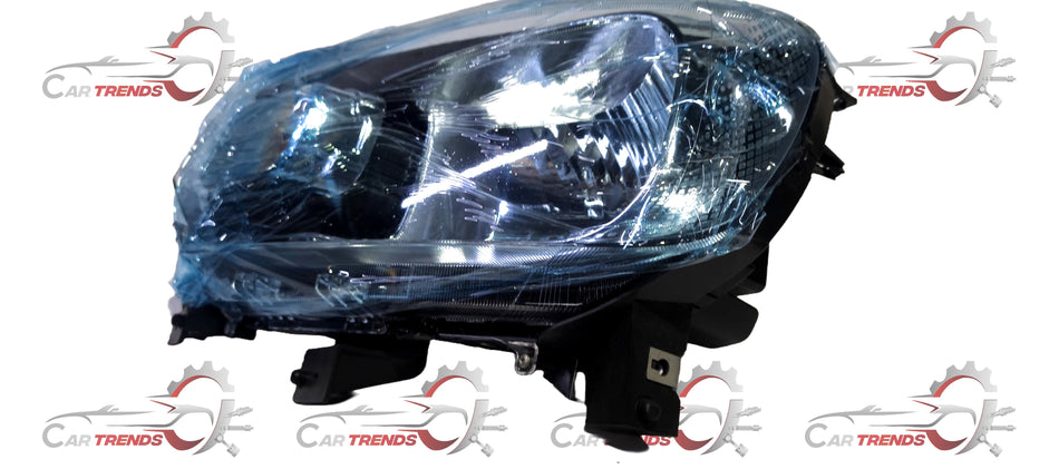 Maruti Suzuki headlamp Assyl 35300M62S00 showing its design and structure for vehicle lighting replacement.