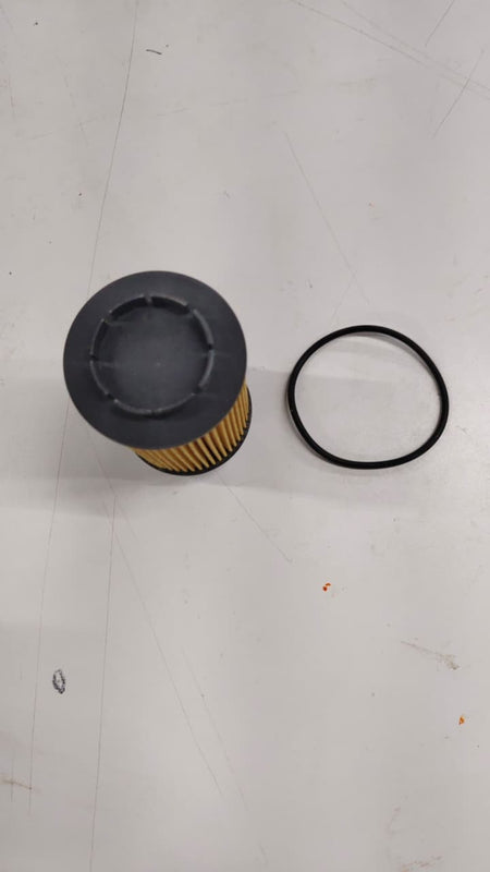 GENERAL MOTORS OIL FILTER CRUZE OLD MODEL  J93745801 J93745801 - Front view
