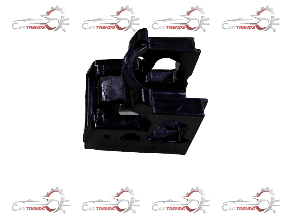 Hyundai Creta headlamp mounting clip, part number 64172A4000, shown in a close-up image of the vehicle's front lighting assembly.
