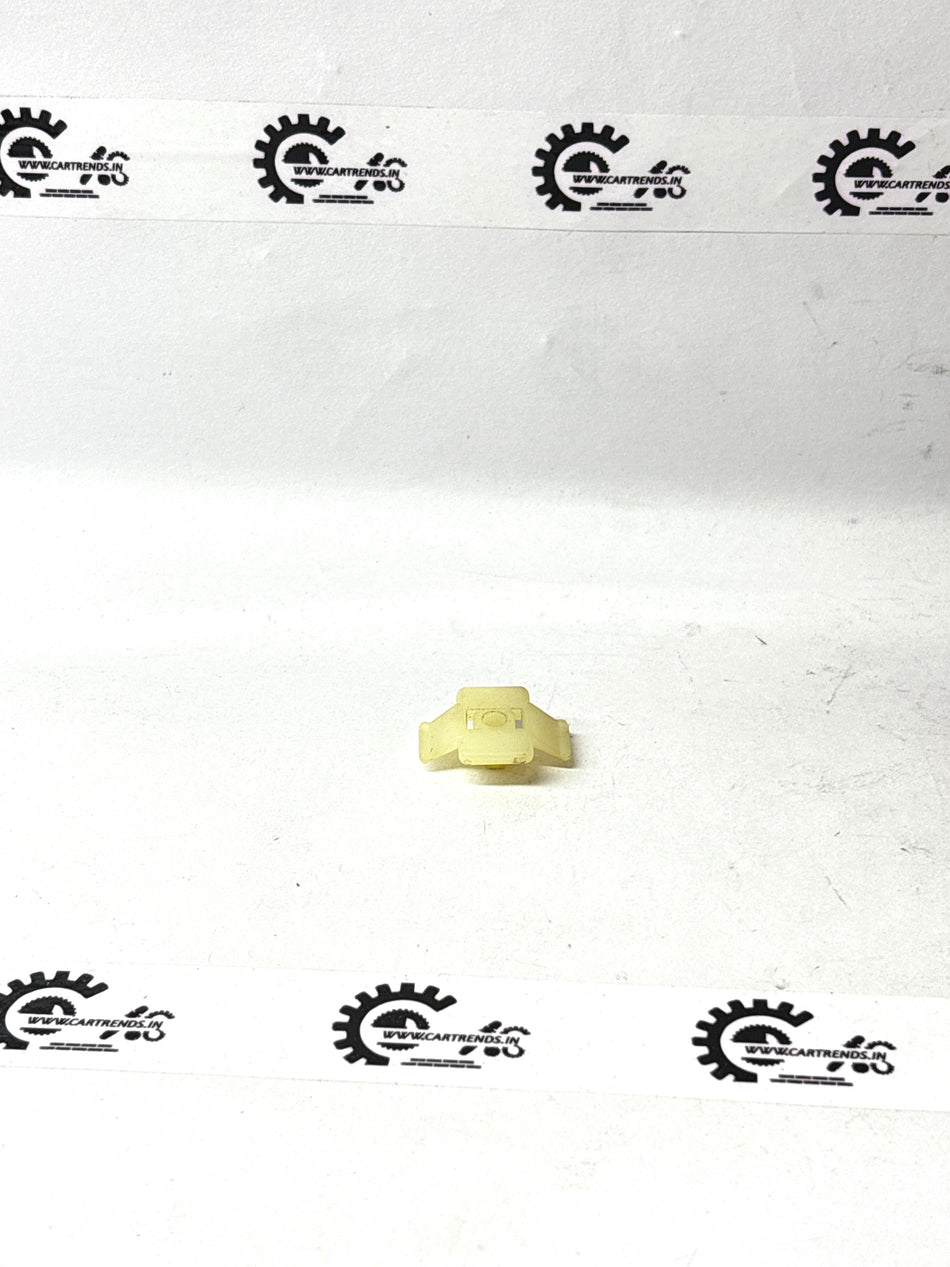 GENERAL MOTORS HOLDER DR GLASS AVEO J96585562 J96585562 - Front view