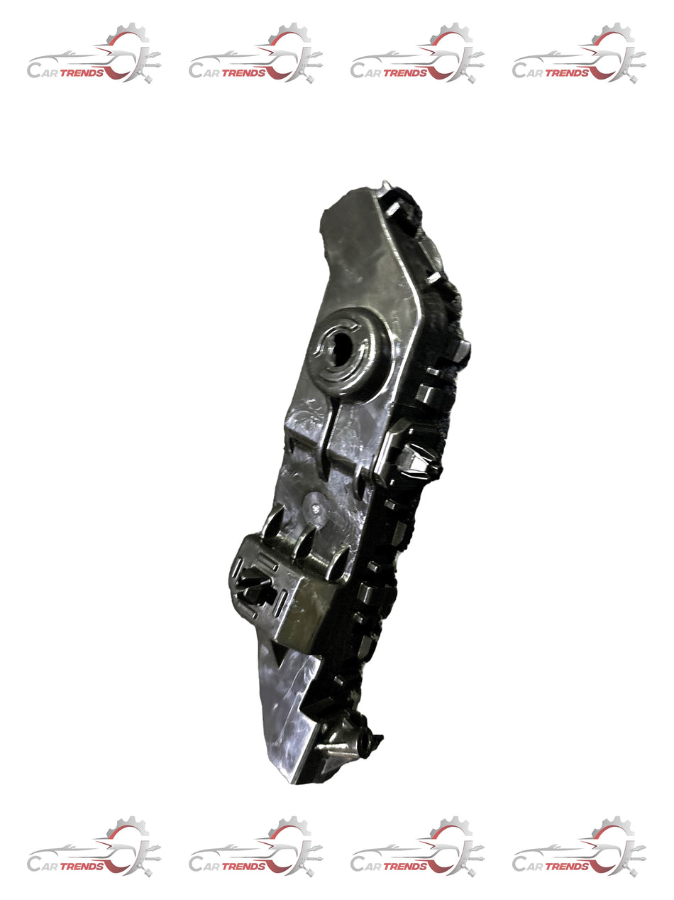 CarTrends bumper bracket for Suzuki Wagon R, close-up of spare part showing mounting points and metal construction.