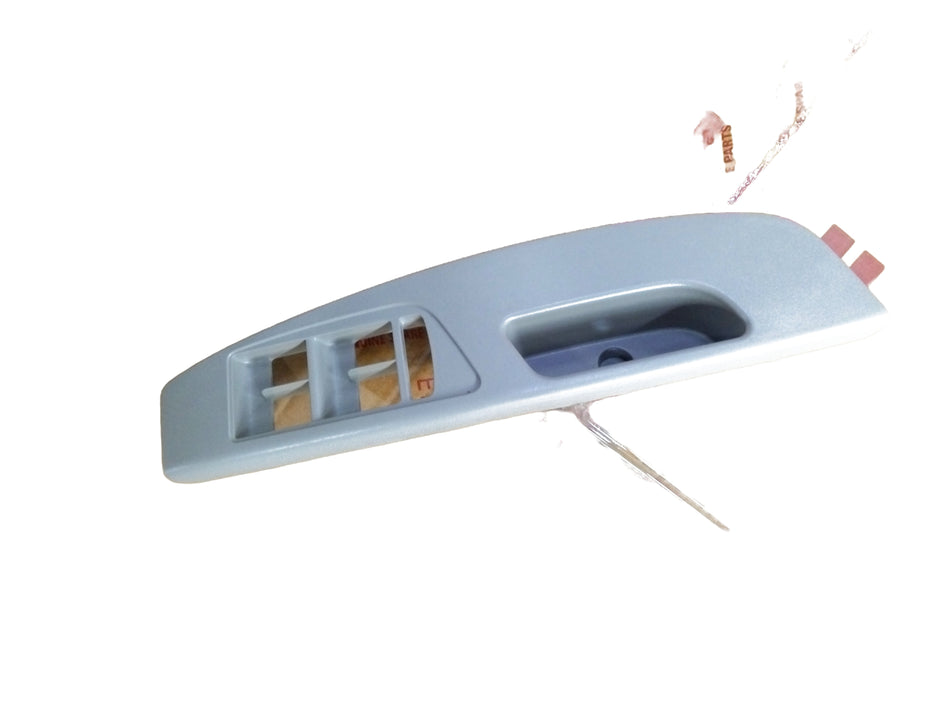 Mahindra Scorpio classic front door bezel switch, RH side, part number 0105EAG01950Z, close-up view of the switch component.