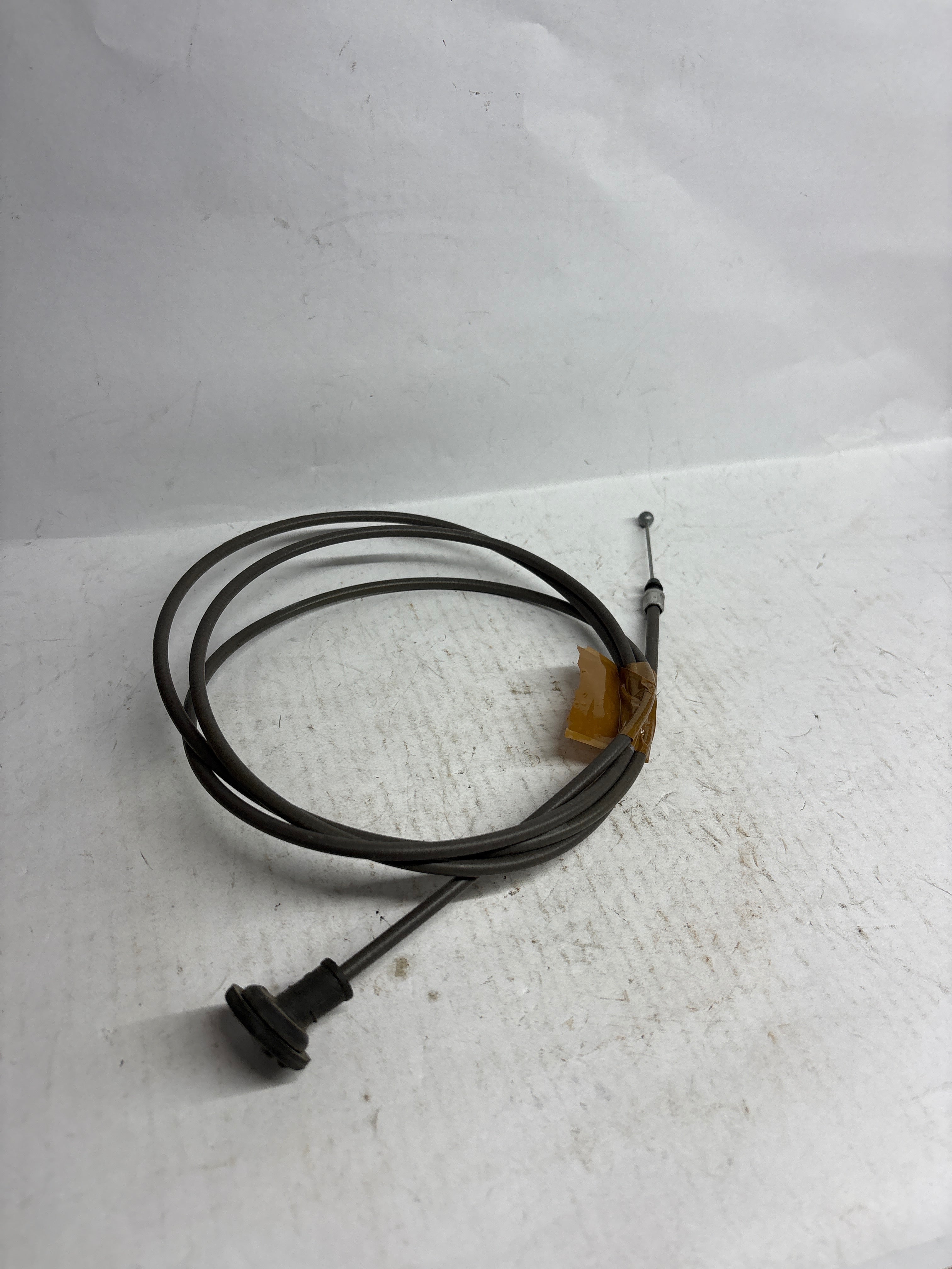 GENERAL MOTORS CABLE A RELEASE HOOD OPTRA PETROL J96406952 J96406952 - Front view