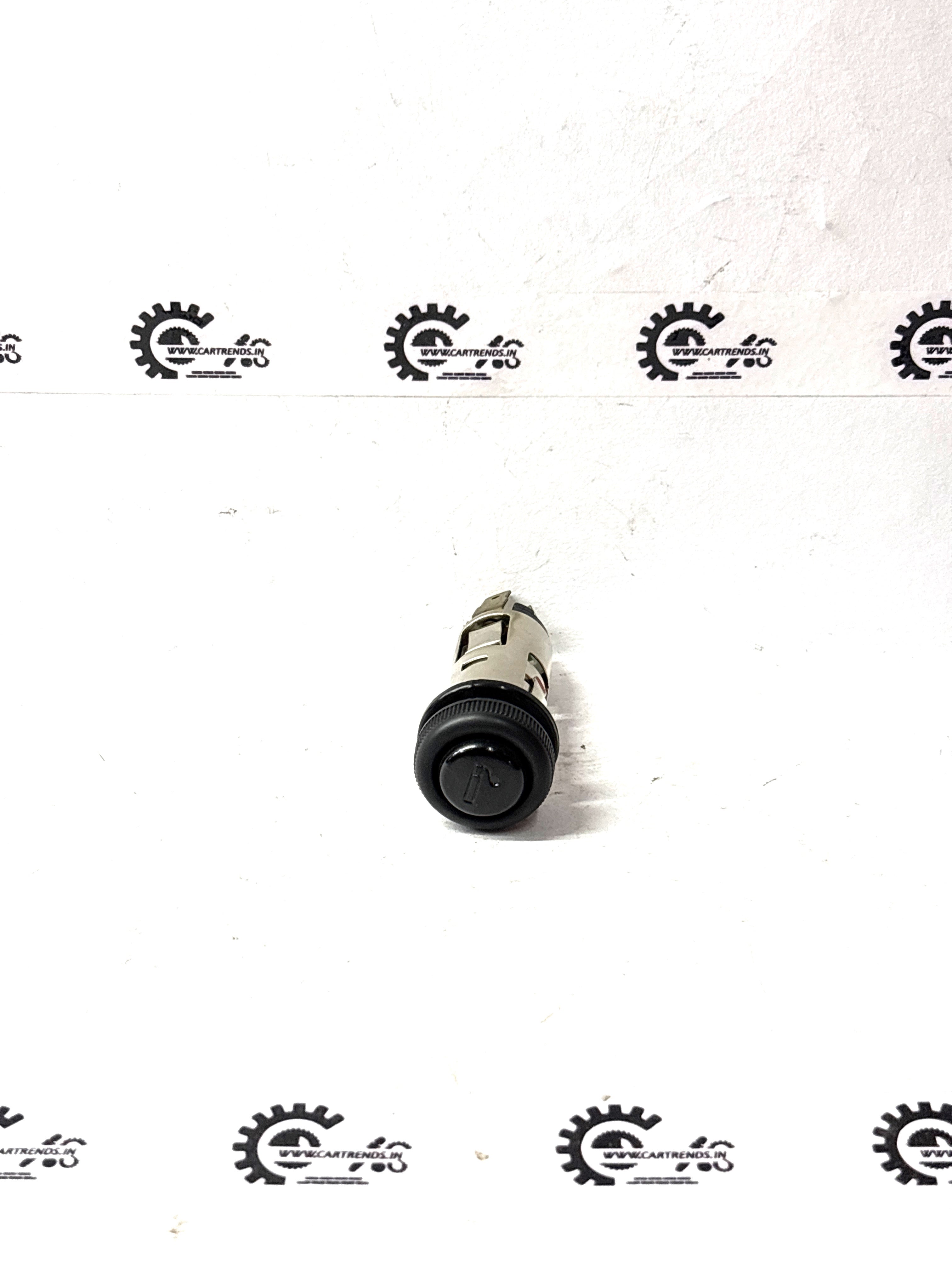 GENERAL MOTORS CIGARRETE LIGHTER CHEVROLET J95984200 J95984200 - Front view