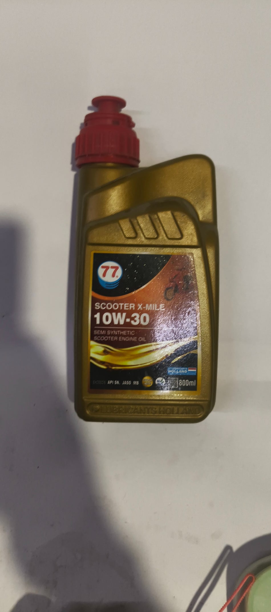 77 LUBRICANTS 27705-SCOOTER XMILE 10W30 .8*20 77lub27705 - Front view