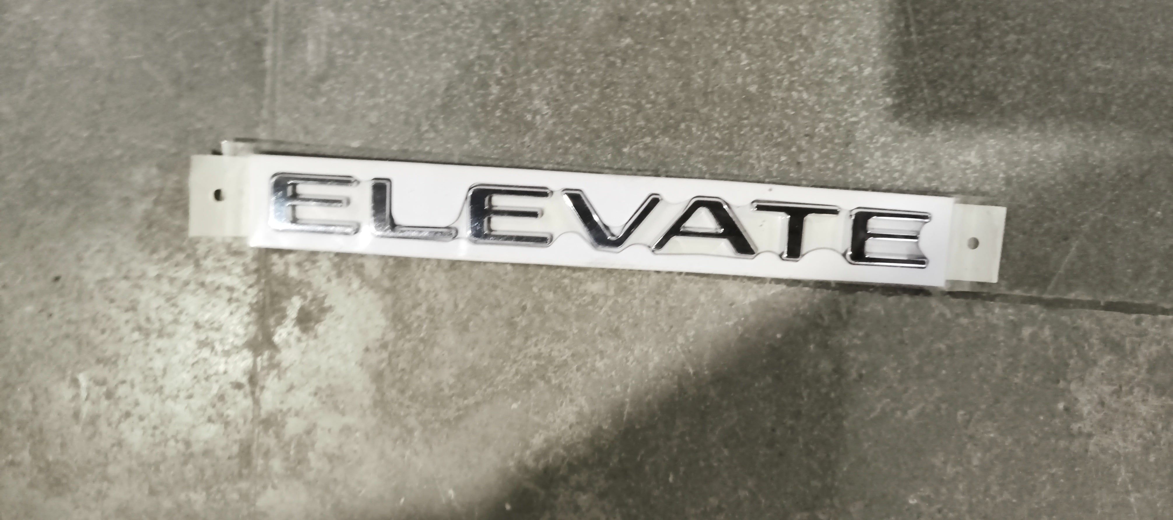 HONDA EMBLEM.RR SET CAR NAME 7572231XK00 7572231XK00 - Front view