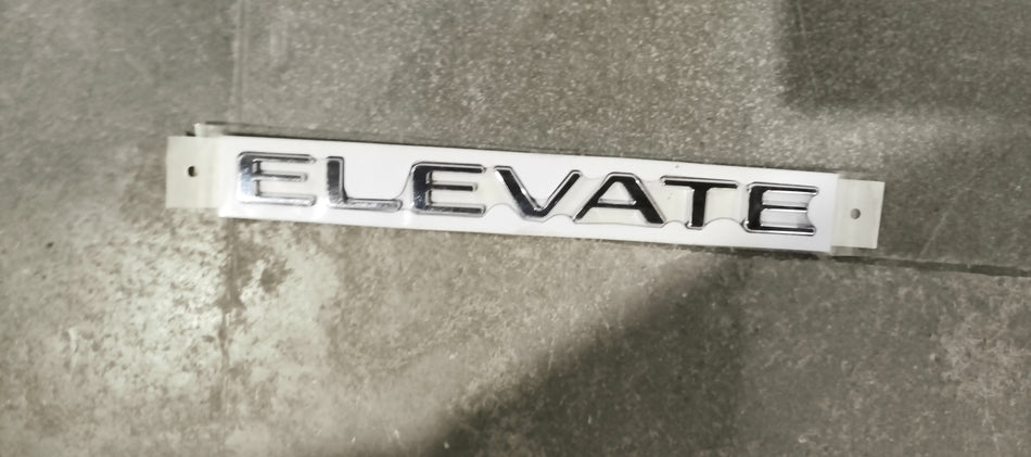 HONDA EMBLEM.RR SET car name badge 7572231XK00, close-up of chrome Honda logo and model emblem on vehicle