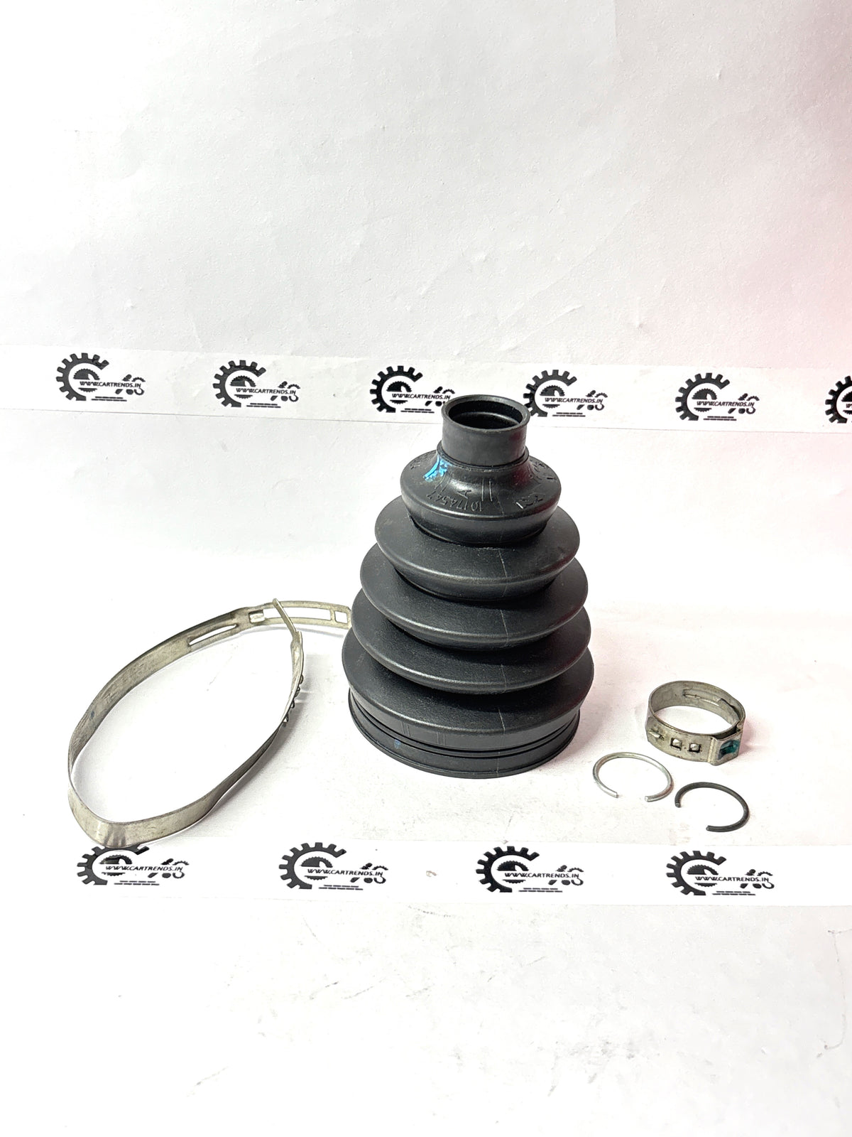 CarTrends J28296732 AXEL BOOT KIT AVEO J28296732 - Front view