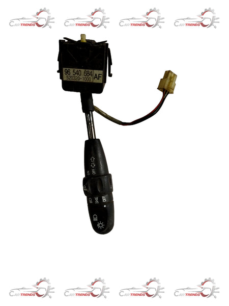 GENERAL MOTORS SWITCH A SIGNAL LIGHT AVEO J96540684 J96540684 - Front view