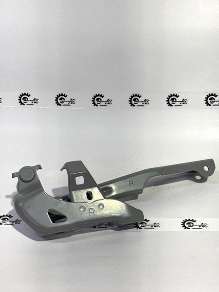 HONDA HINGE COMP R.HOOD 60120TBAA00ZZ 60120TBAA00ZZ - Front view