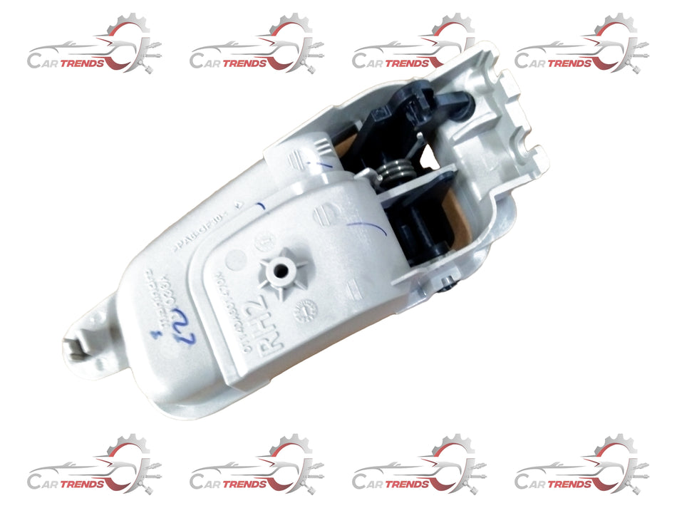 Mahindra ASSY inner handle right side for Scorpio Classic W408, shown in the product image.