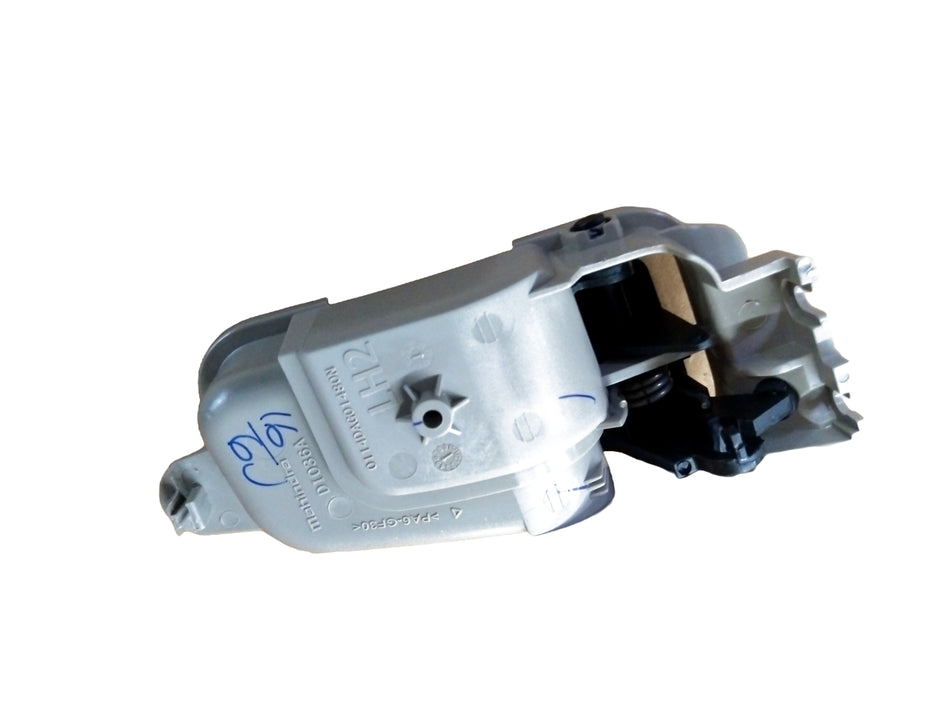 Mahindra Assy Inner Handle LH for W408 Scorpio Classic, part number 0114DAG01480Z, showing the left-side vehicle interior handle.