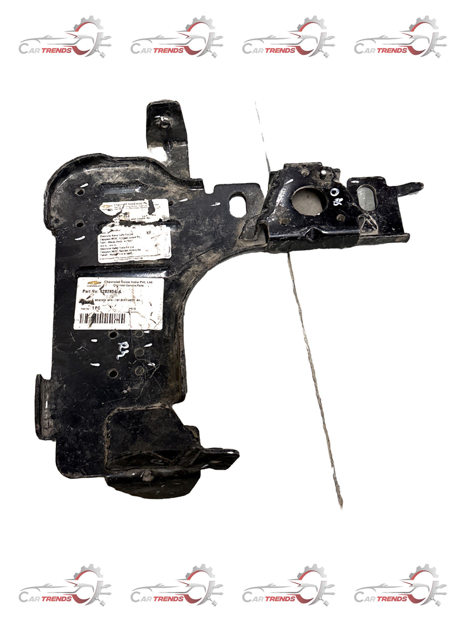 GENERAL MOTORS BRACKET ASM FRT BPR FASCIA RH TAVERA T28285454 T28285454 - Front view
