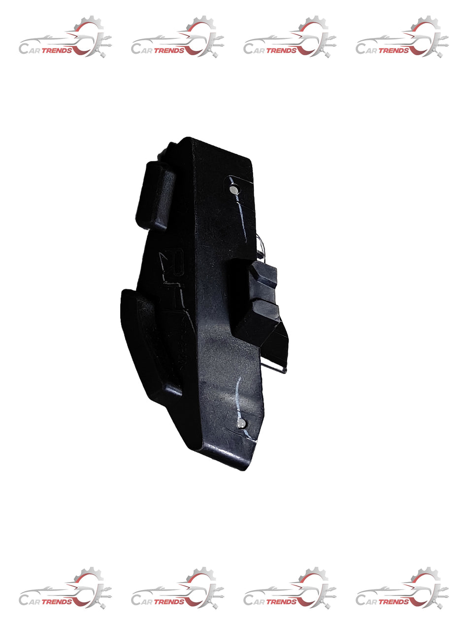 Hyundai I20 Active rear bumper bracket on the right side, part number 86656C7000, mounted on the vehicle's rear bumper area.