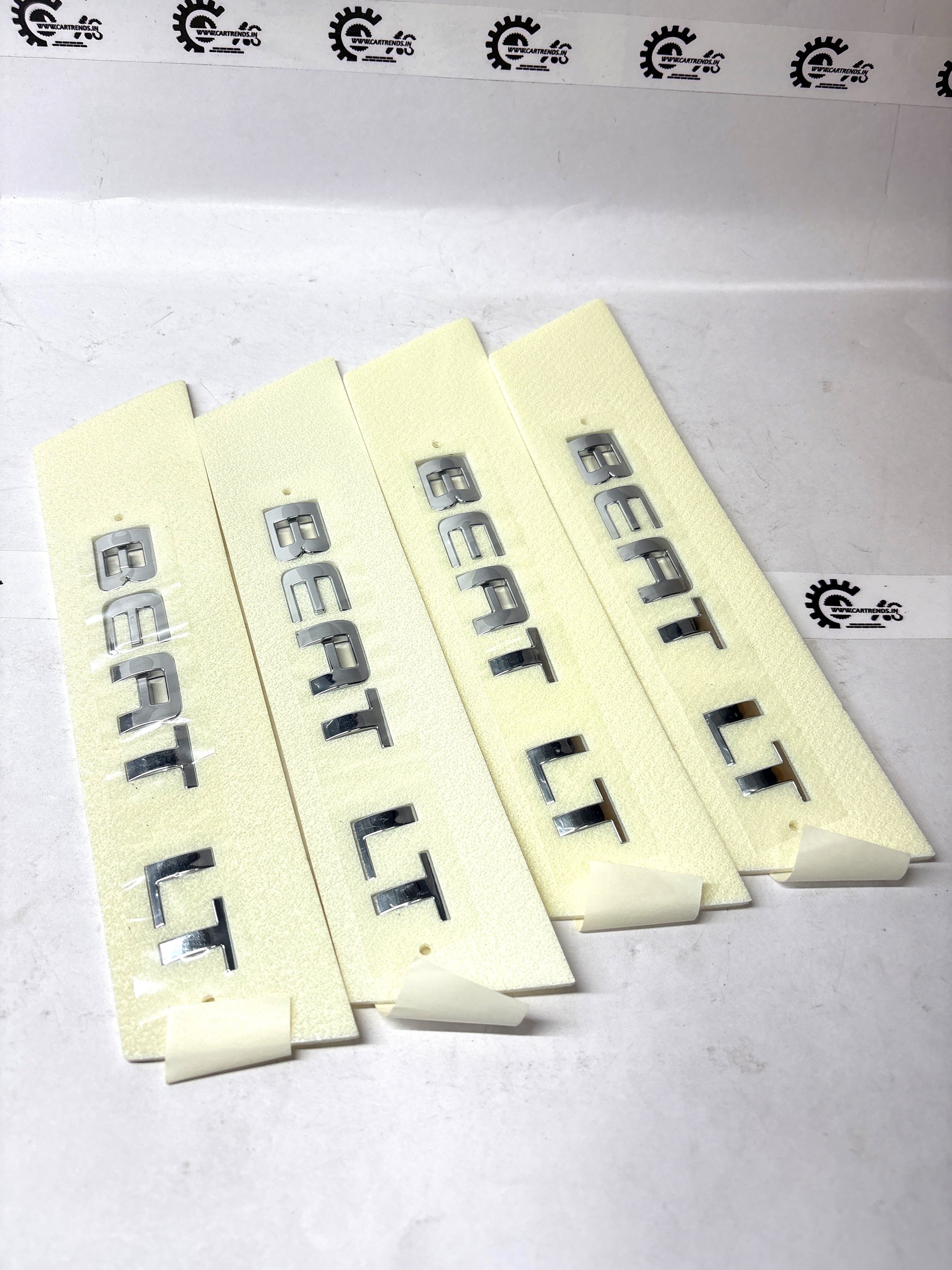 GENERAL MOTORS EMBLEM BEAT LT J95980293 J95980293 - Front view