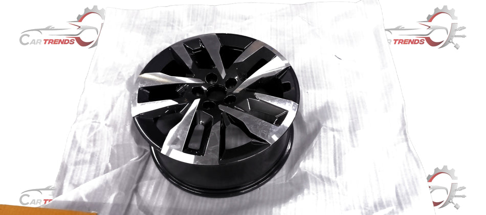 Mahindra alloy wheel rim 8Jx19, model 0404AAA70781N, featuring a silver finish and detailed spoke design.