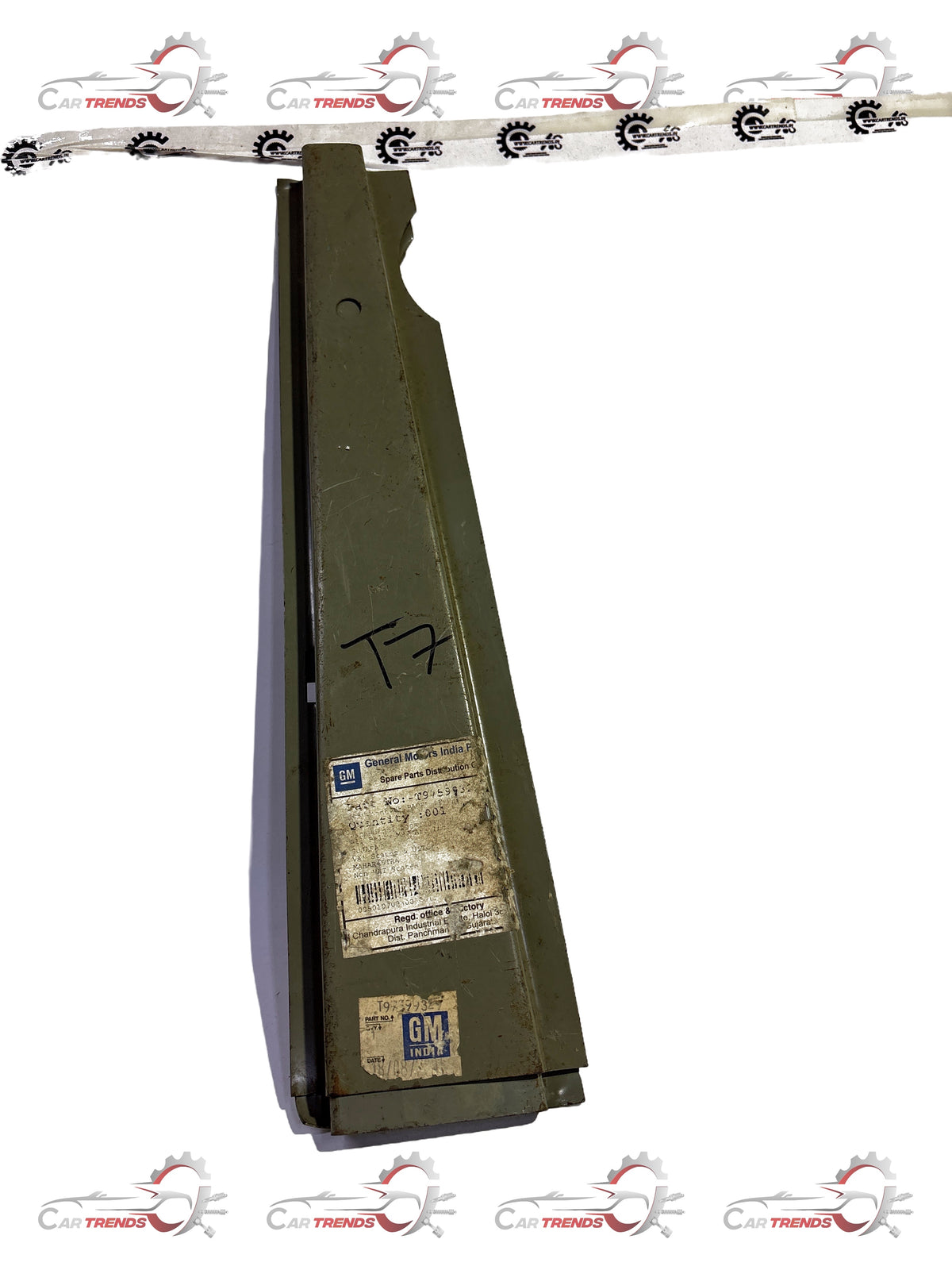 CarTrends T97599329  Fender Skirt Left Tavera T97599329 - Front view