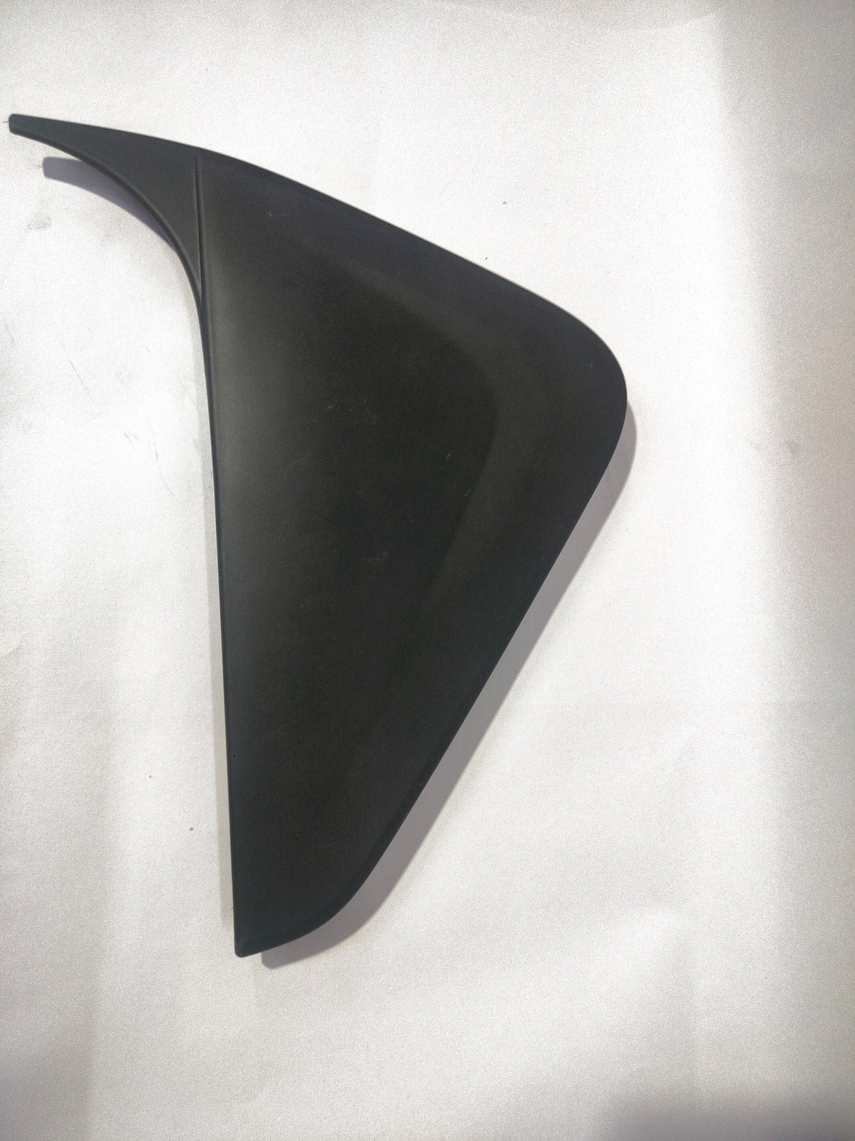 CarTrends 822902XA0A FRONT DOOR CORNER GARNISH DATSUN REDI GO RIGHT SIDE 822902XA0A - Front view