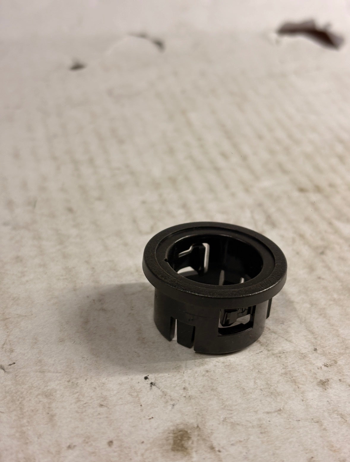 CarTrends J13502516  LTR Retainer Receipt Cruze J13502516 - Front view