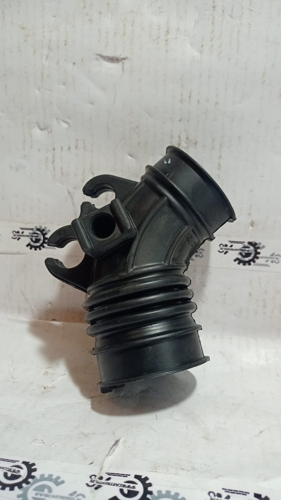 MARUTI SUZUKI AIR CLEANER OUTLET HOSE BREEZA NEW MODEL 13881M81R20 13881M81R20 - Back view