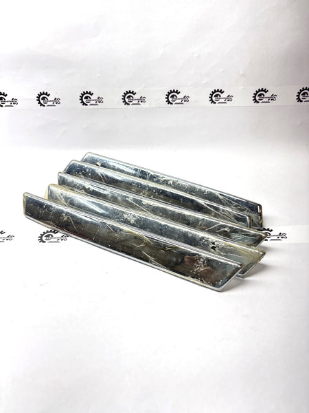 GENERAL MOTORS MOULDING RADIATOR GRILLE CHROMED RH TAVERA T97595512 T97595512 - Back view
