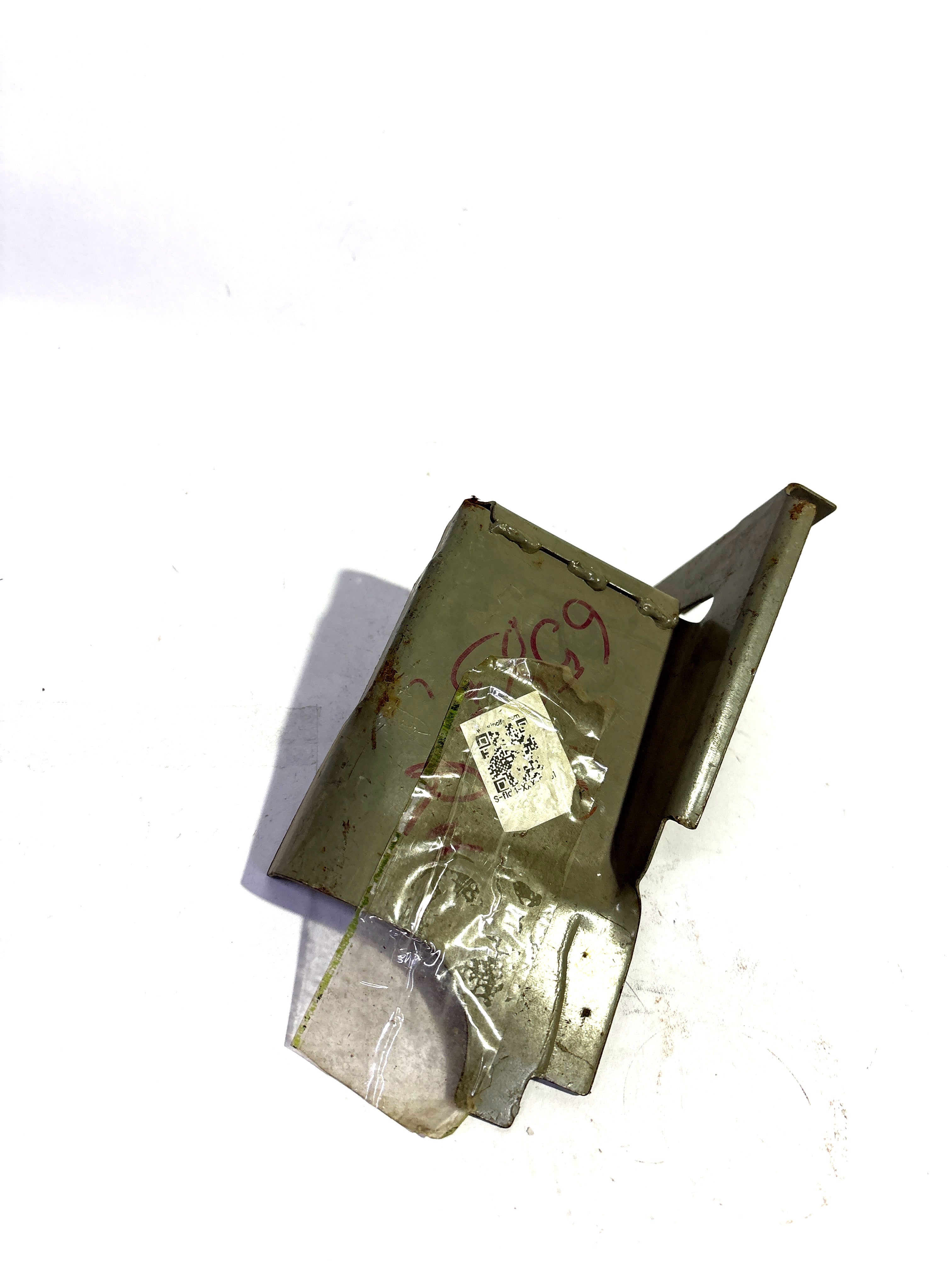 GENERAL MOTORS GUSSET RR END BOLSTER RH TAVERA T97596585 T97596585 - Back view