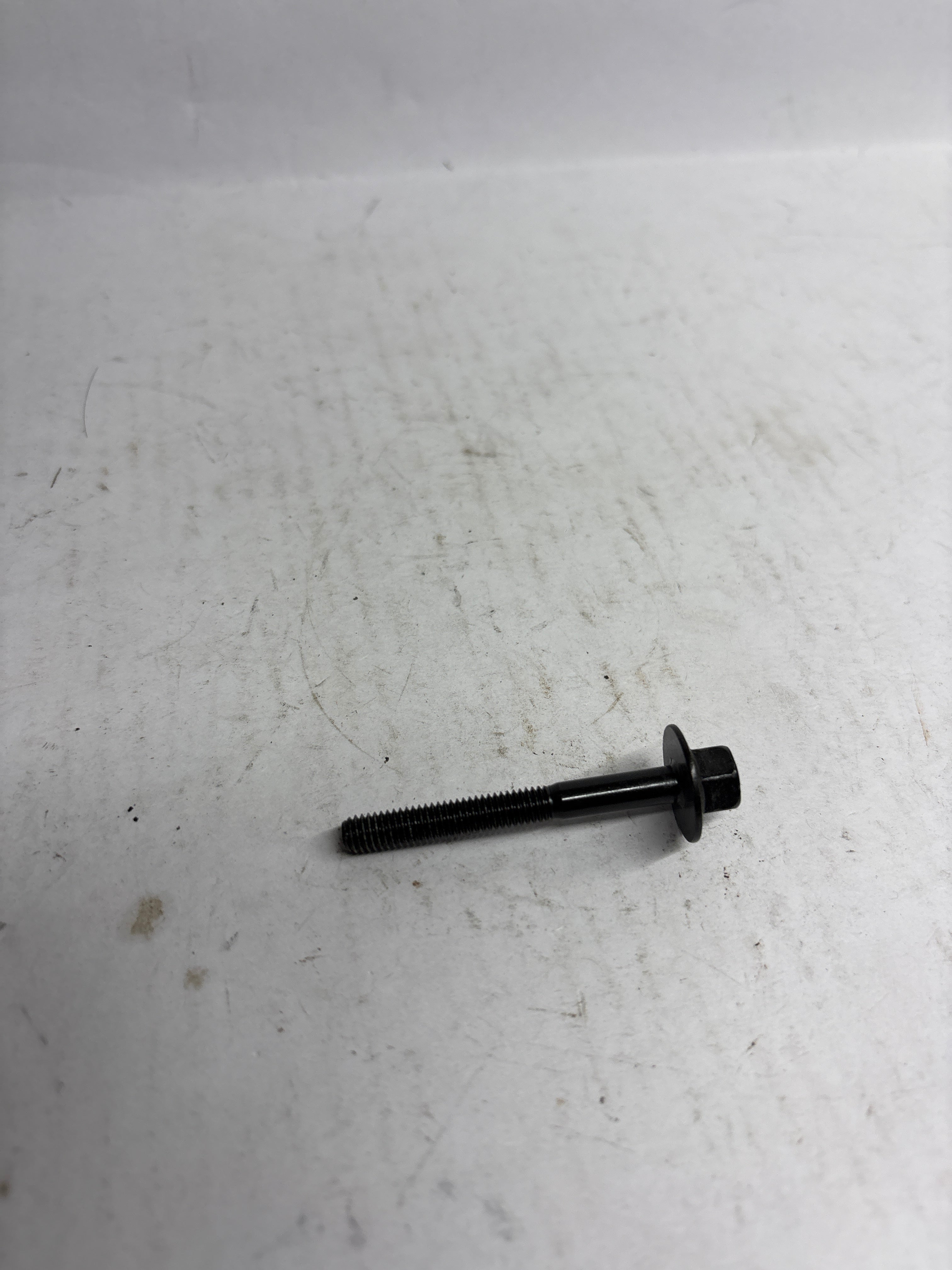 GENERAL MOTORS Hexagon Bolt | Chevrolet Optra | #J94500090 J94500090 - Back view