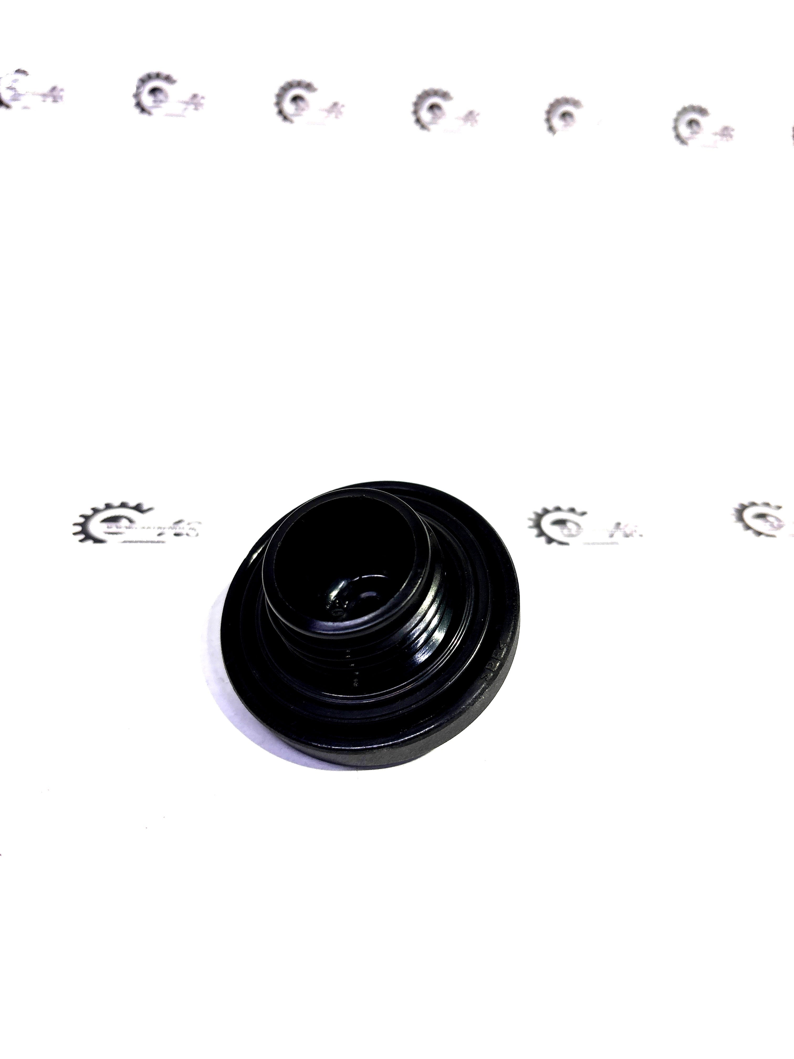 HONDA CAP ASSY.OIL FILLER 15610RE2E00 15610RE2E00 - Back view