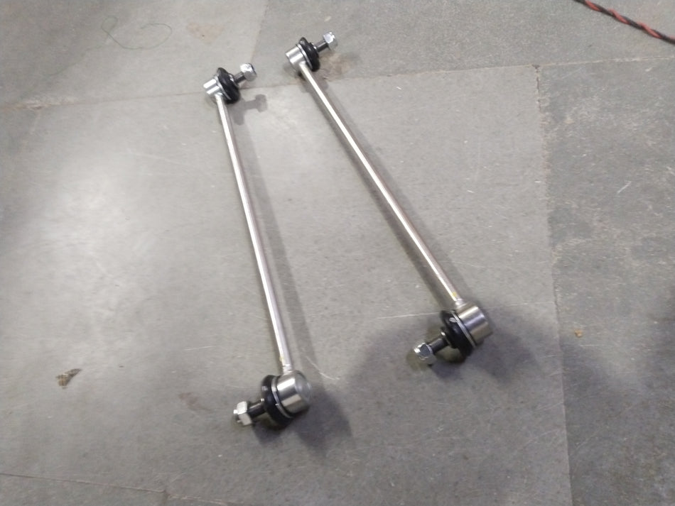 AUTOKOI Fr. Stabilizer Link Assembly Set KMSF1050 showing metal components for vehicle suspension repairs