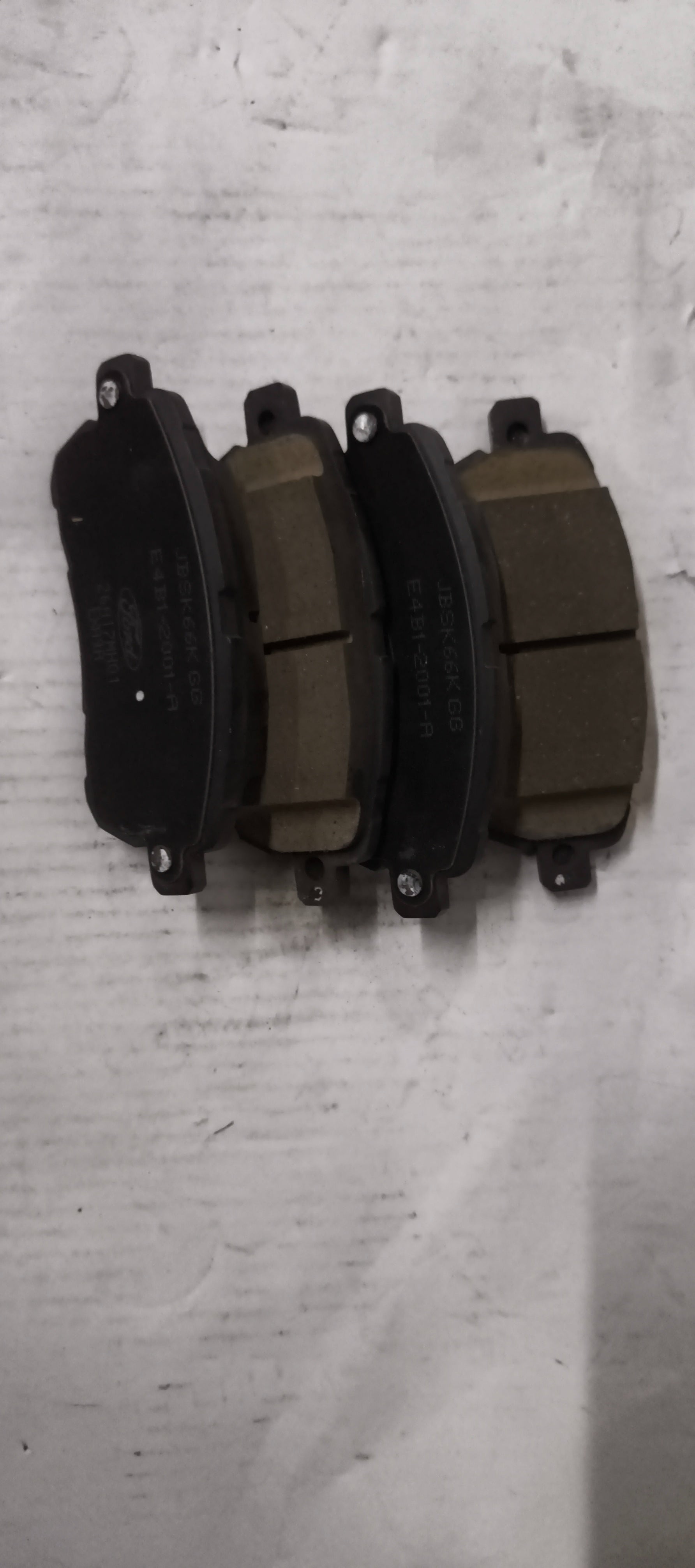 CarTrends BRAKE PAD FIGO ASPIRE FRONT  E4BZ2001A E4BZ2001A - Back view