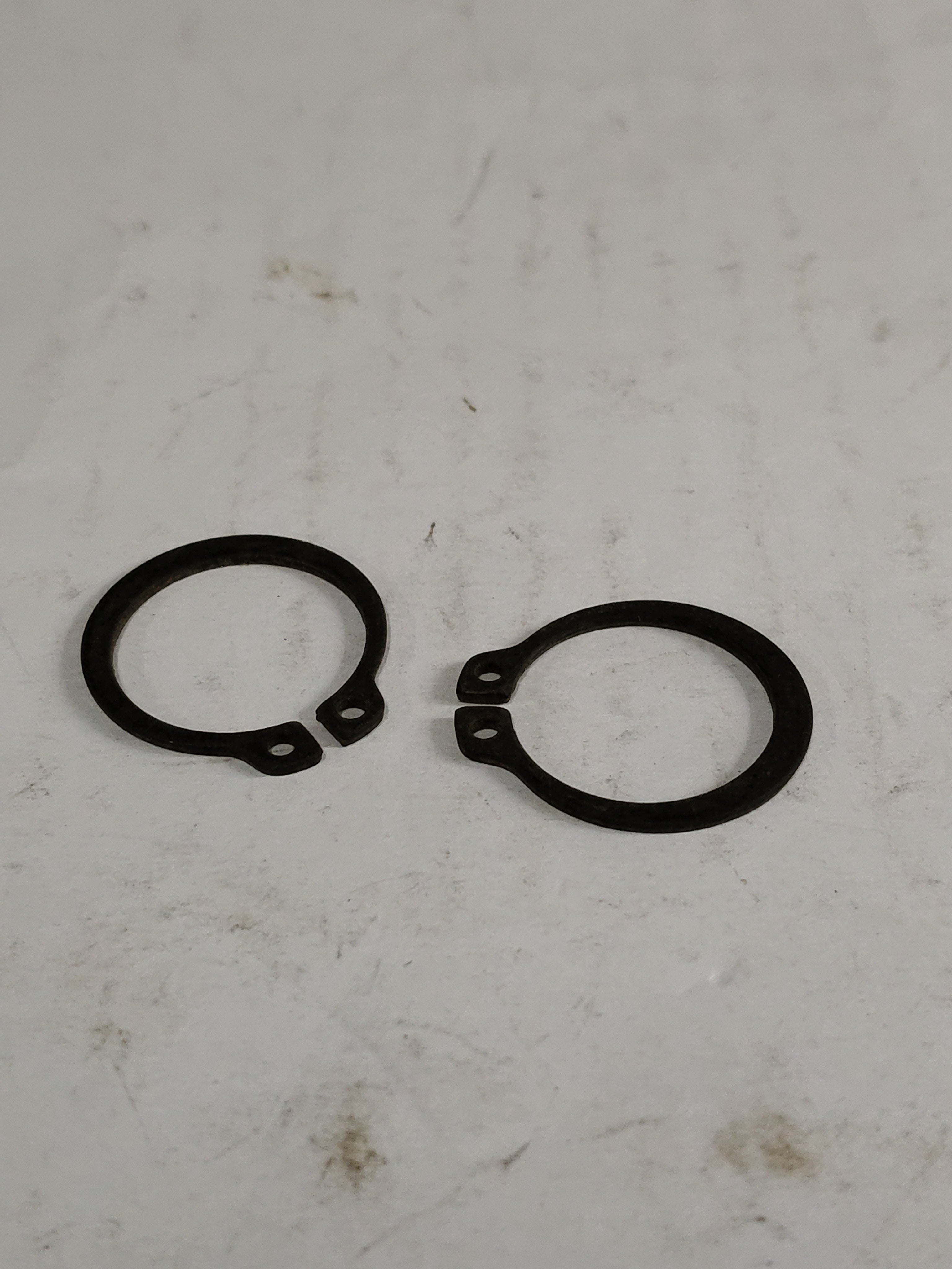 GENERAL MOTORS RING SNAP COUNTER FRT BRG TAVERA T97597124 T97597124 - Back view