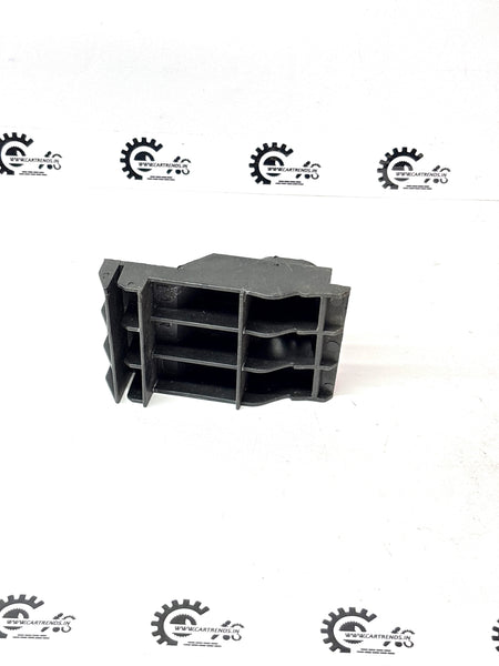 GENERAL MOTORS RETAINER FRT BPR FASCIA SI RH CORSA S93287848 S93287848 - Back view