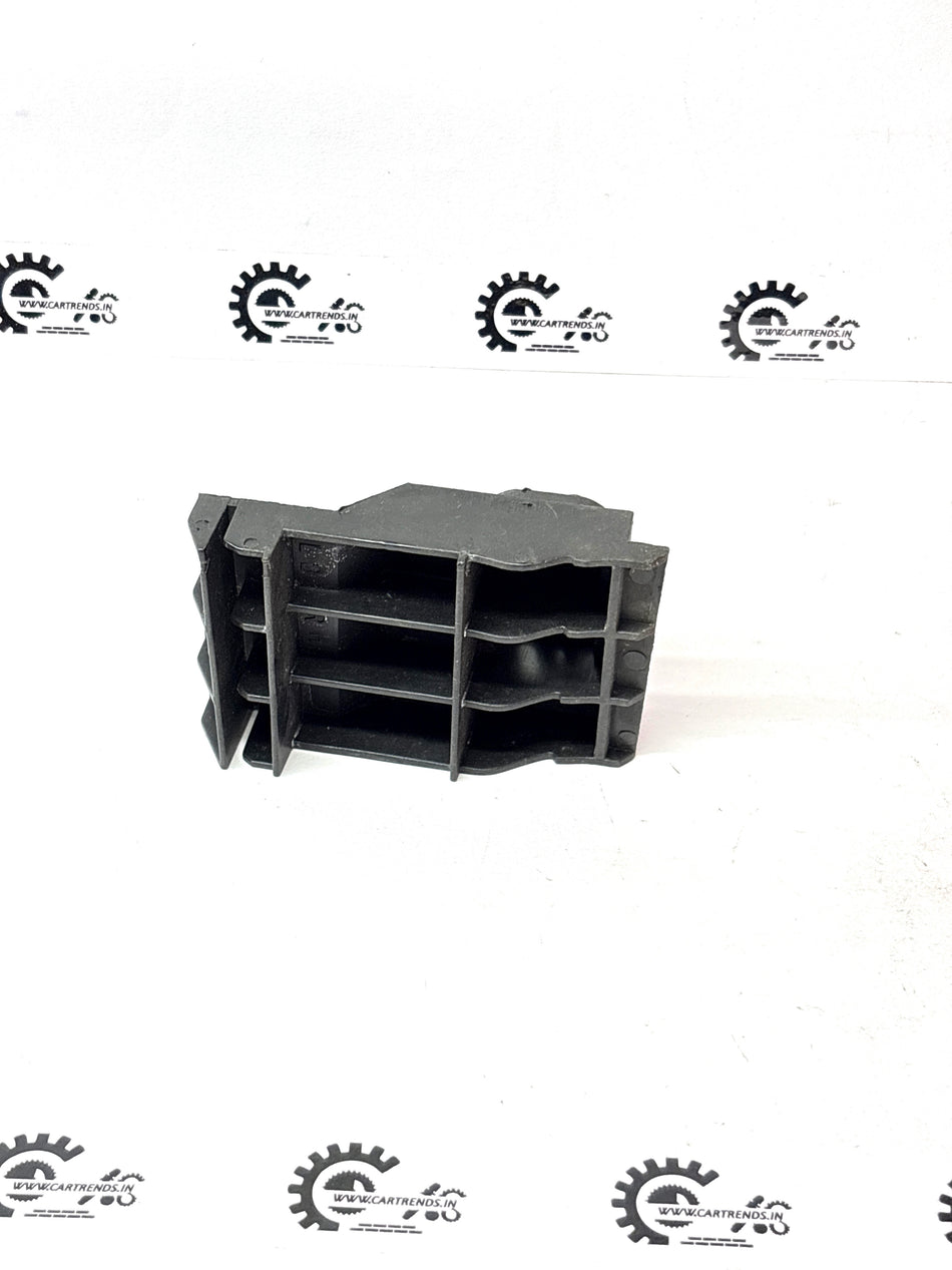 GENERAL MOTORS RETAINER FRT BPR FASCIA SI RH CORSA S93287848 S93287848 - Back view