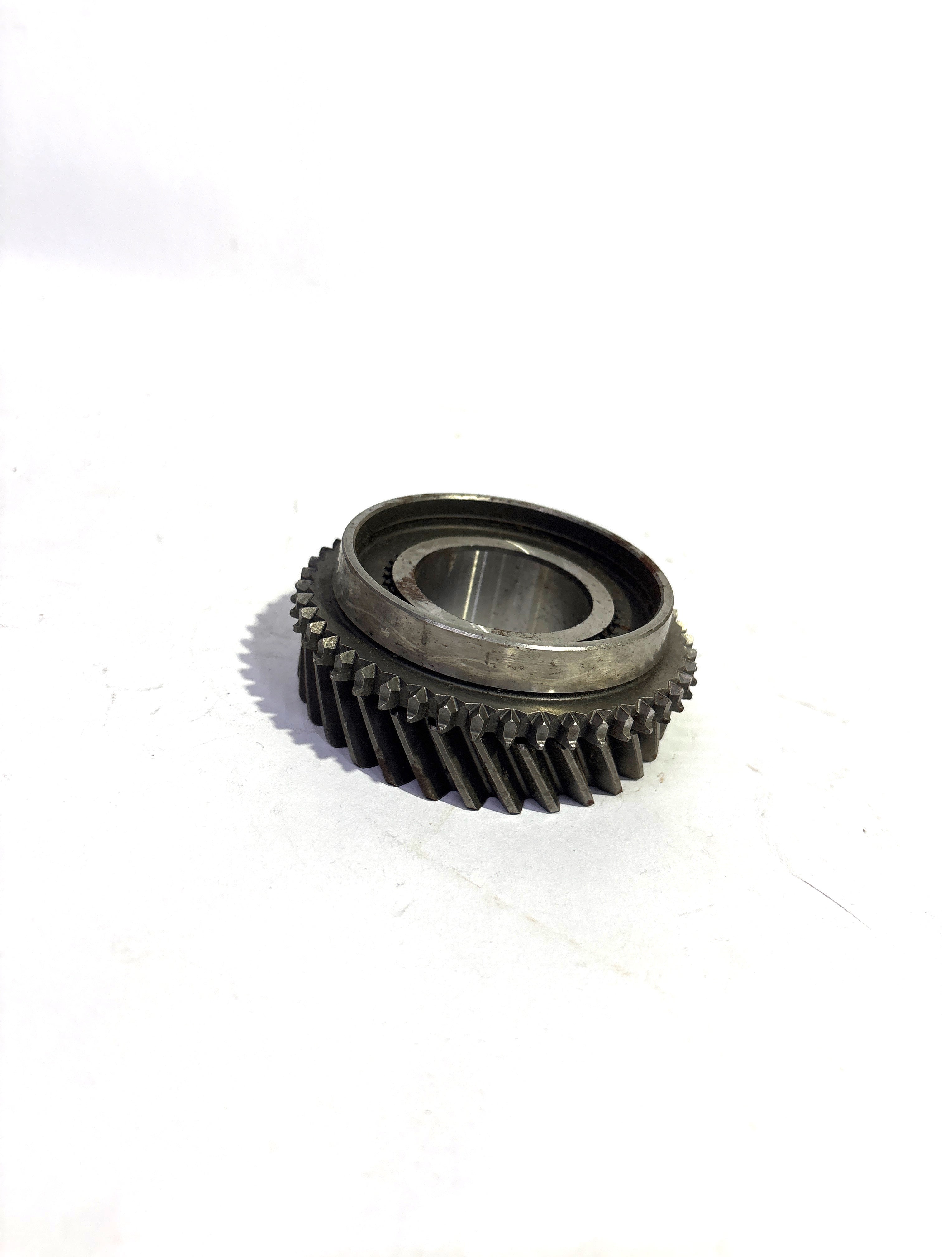 GENERAL MOTORS GEAR 2ND MAINSHAFT TAVERA T97597083 T97597083 - Back view
