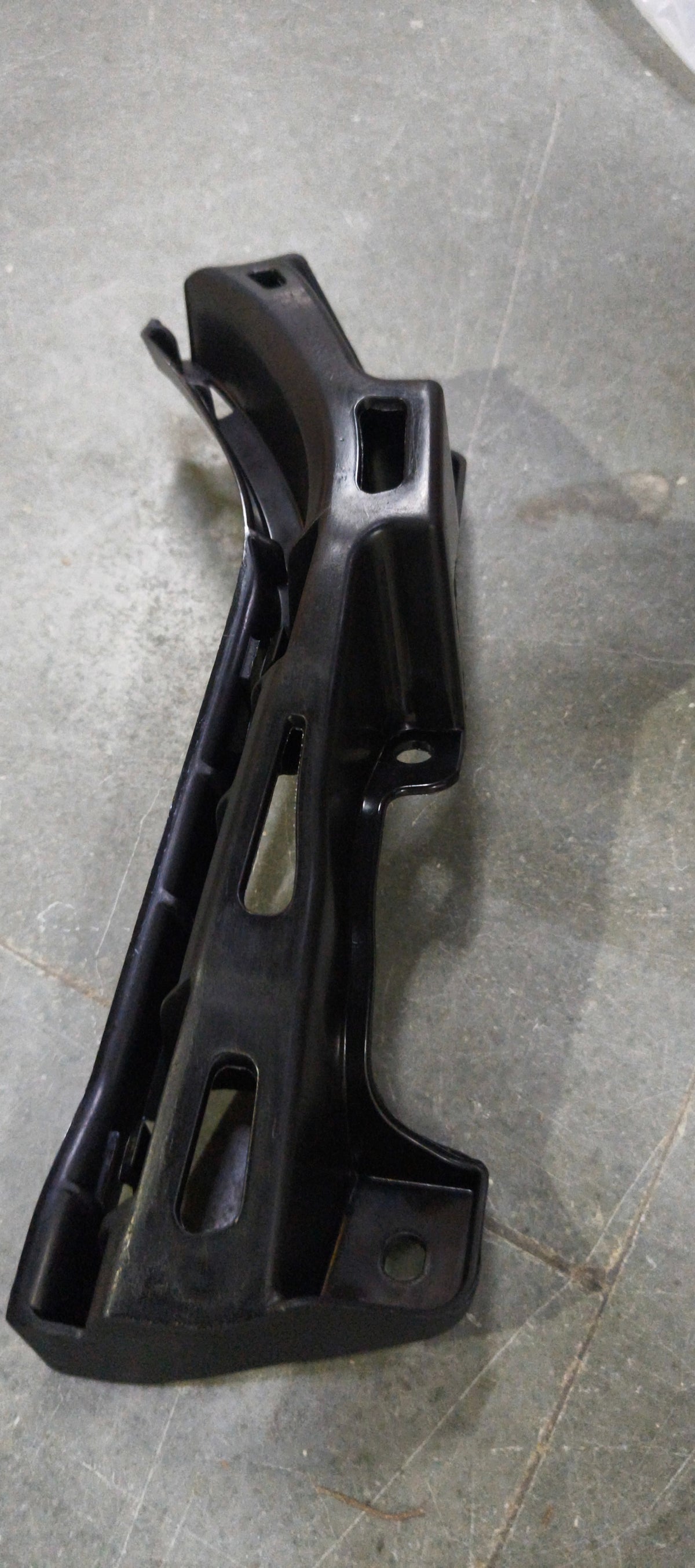 MARUTI SUZUKI HOLDER FR BUMPER FRONT R 71733M55R00 71733M55R00 - Back view
