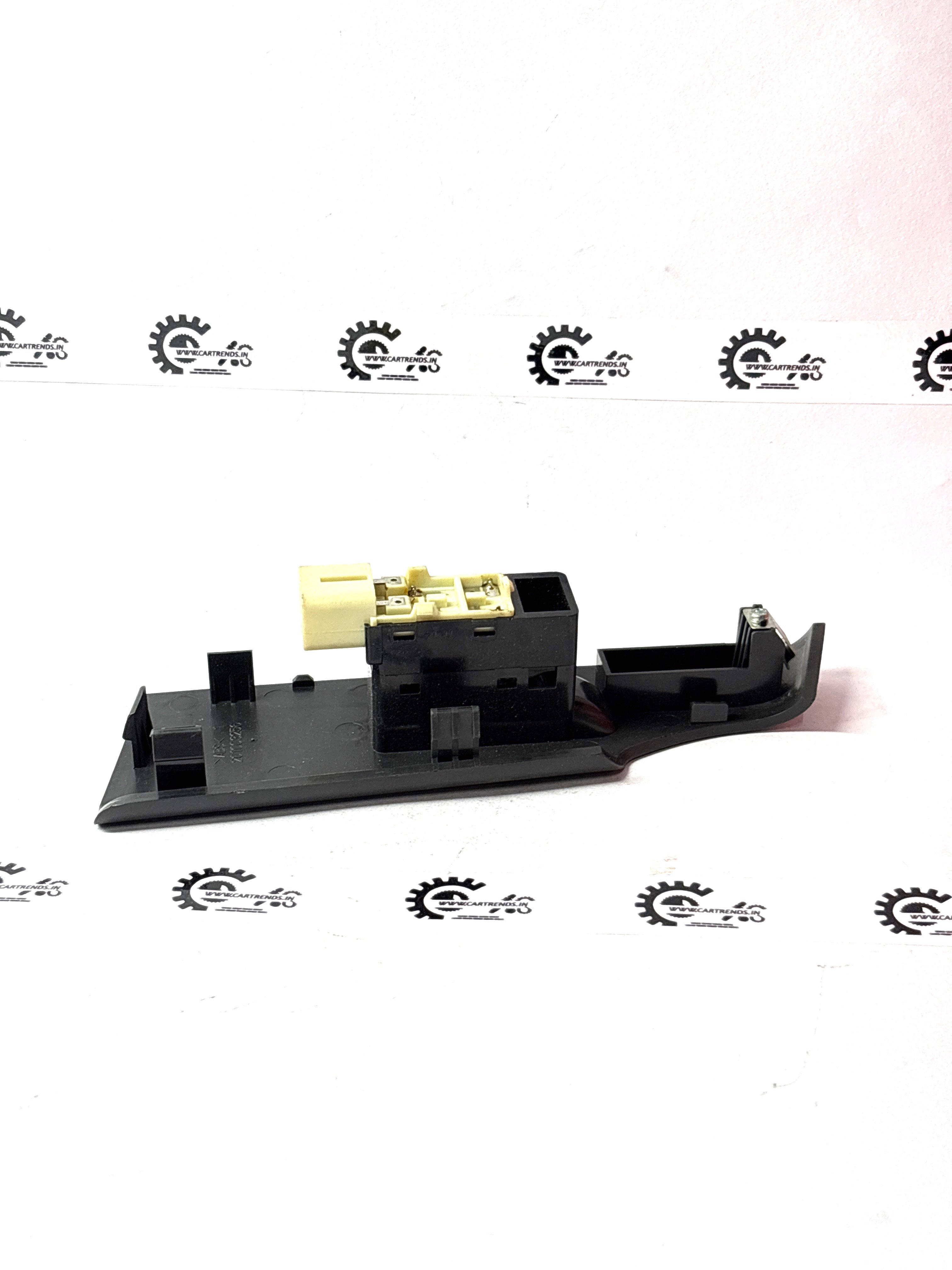 CarTrends J96652197  Power Window Switch Aveo Rear Right J96652197 - Back view