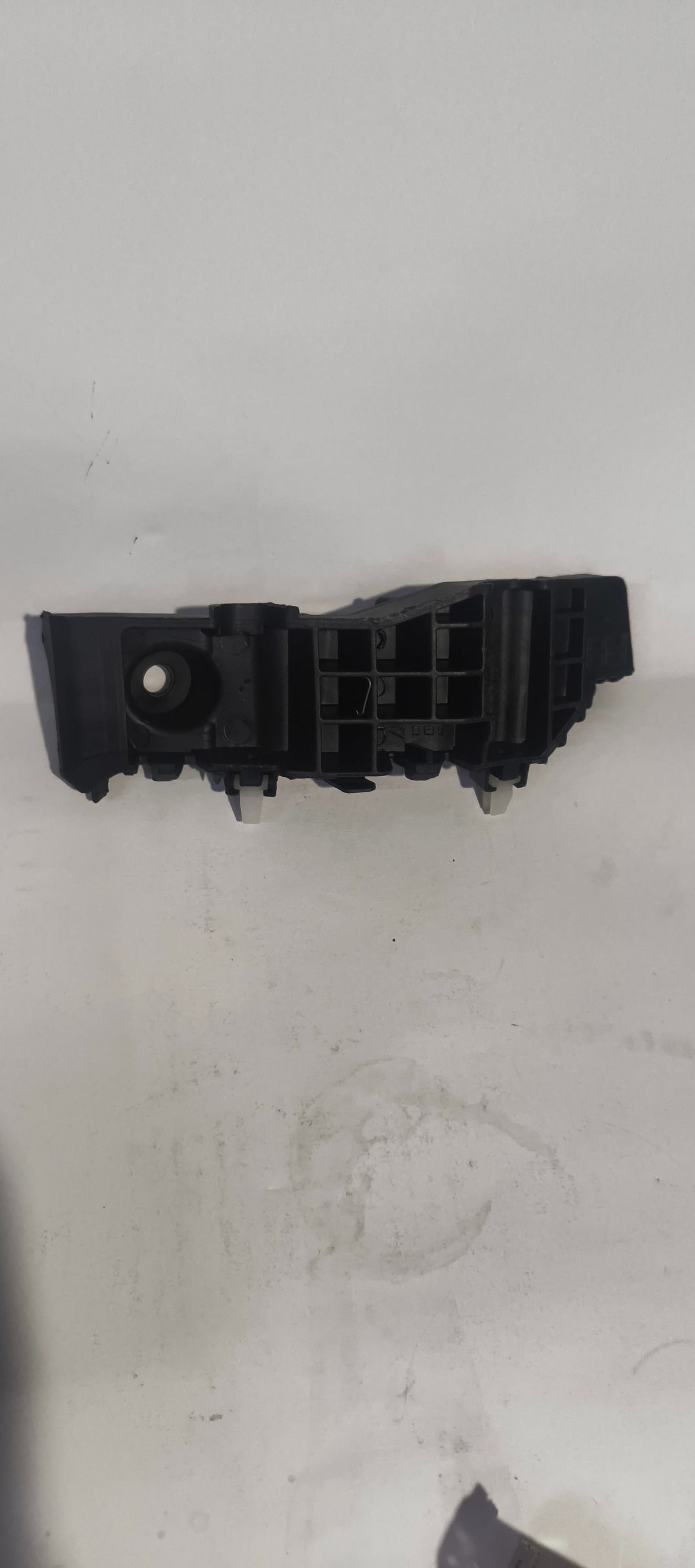 CarTrends 86514A0000    Front Bumper Bracket Creta type 1 Right Side 86514A0000 - Back view