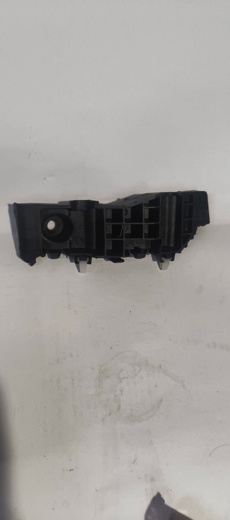 CarTrends 86514A0000    Front Bumper Bracket Creta type 1 Right Side 86514A0000 - Back view