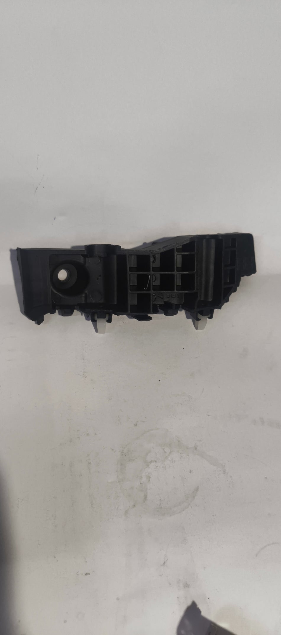 CarTrends 86514A0000    Front Bumper Bracket Creta type 1 Right Side 86514A0000 - Back view