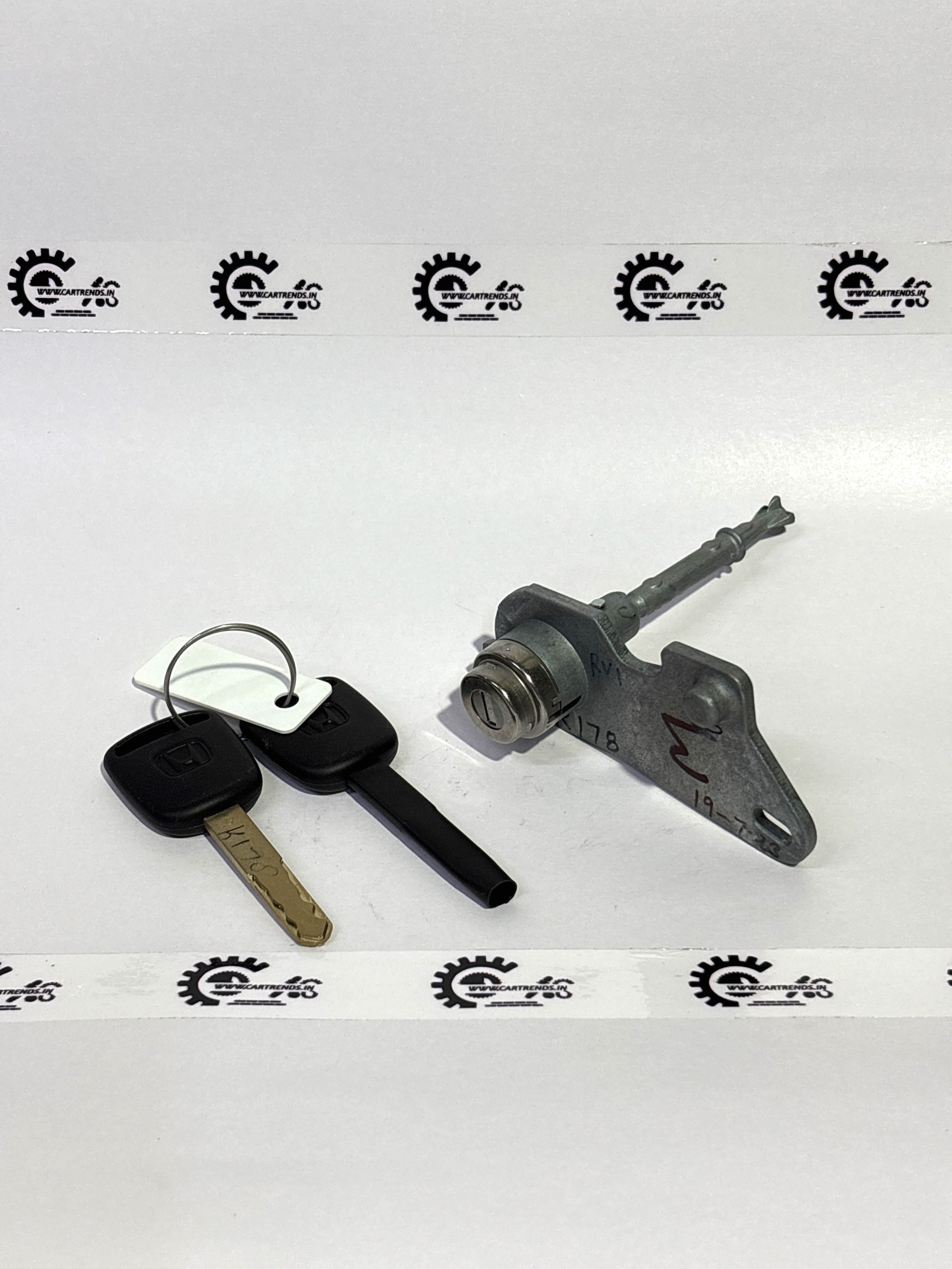 HONDA CYLINDER.R DOOR 72145T5SD01 72145T5SD01 - Back view