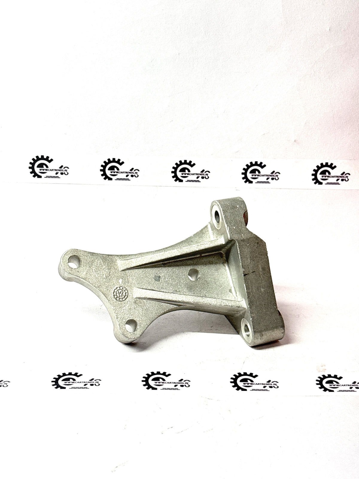 GENERAL MOTORS BRACKET P S PUMP ENJOY J24522390 J24522390 - Back view