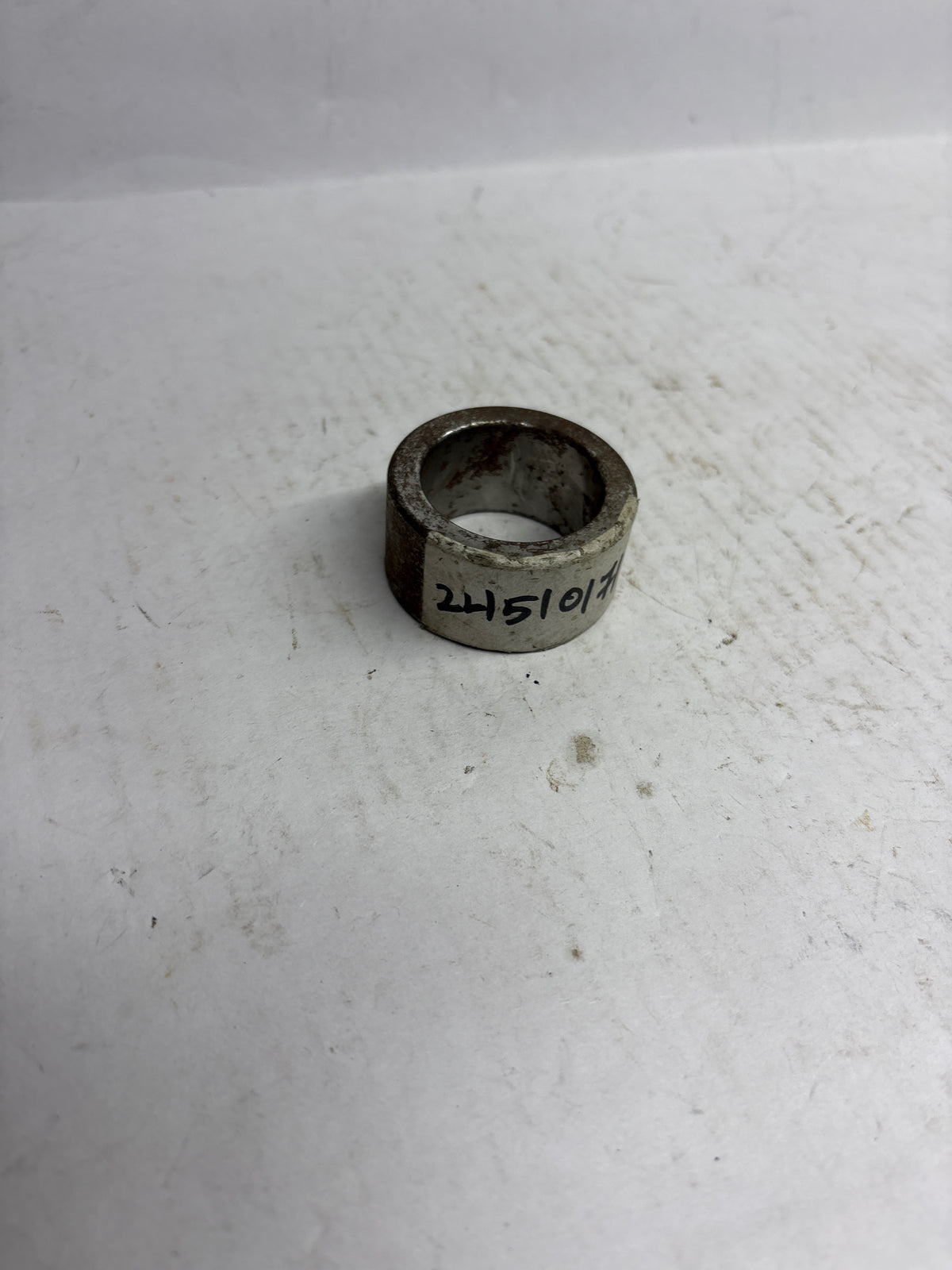 GENERAL MOTORS REAR AXLE SHAFT BUSHING ENJOY  J24510171 J24510171 - Back view