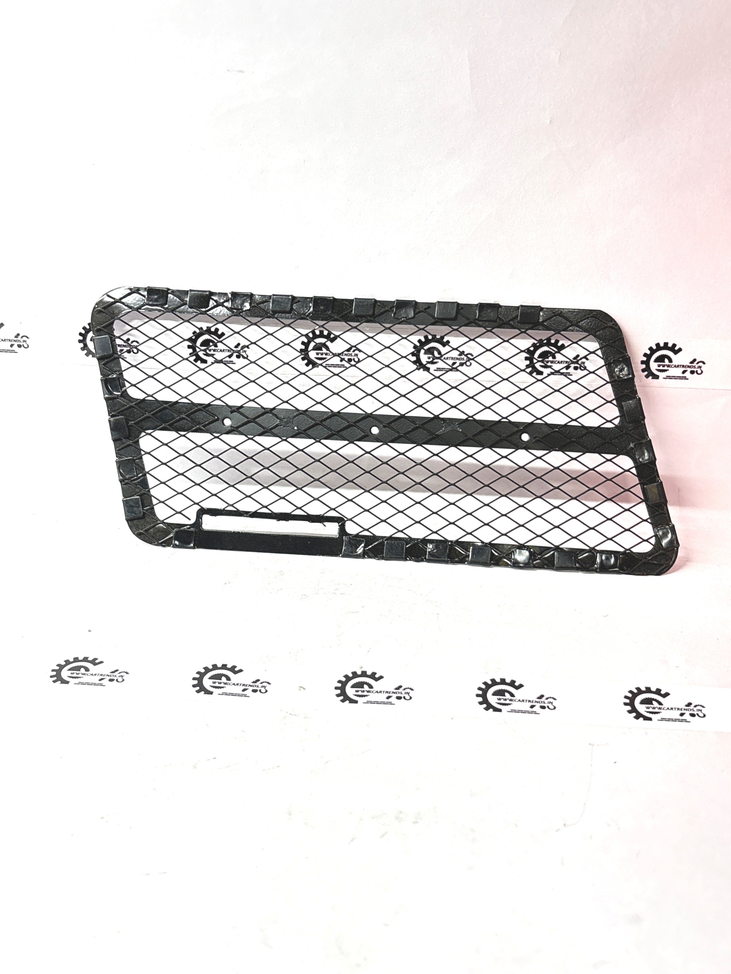 GENERAL MOTORS MESH A GRILL LOWER LH OPTRA PETROL J982643L0 J982643L0 - Back view