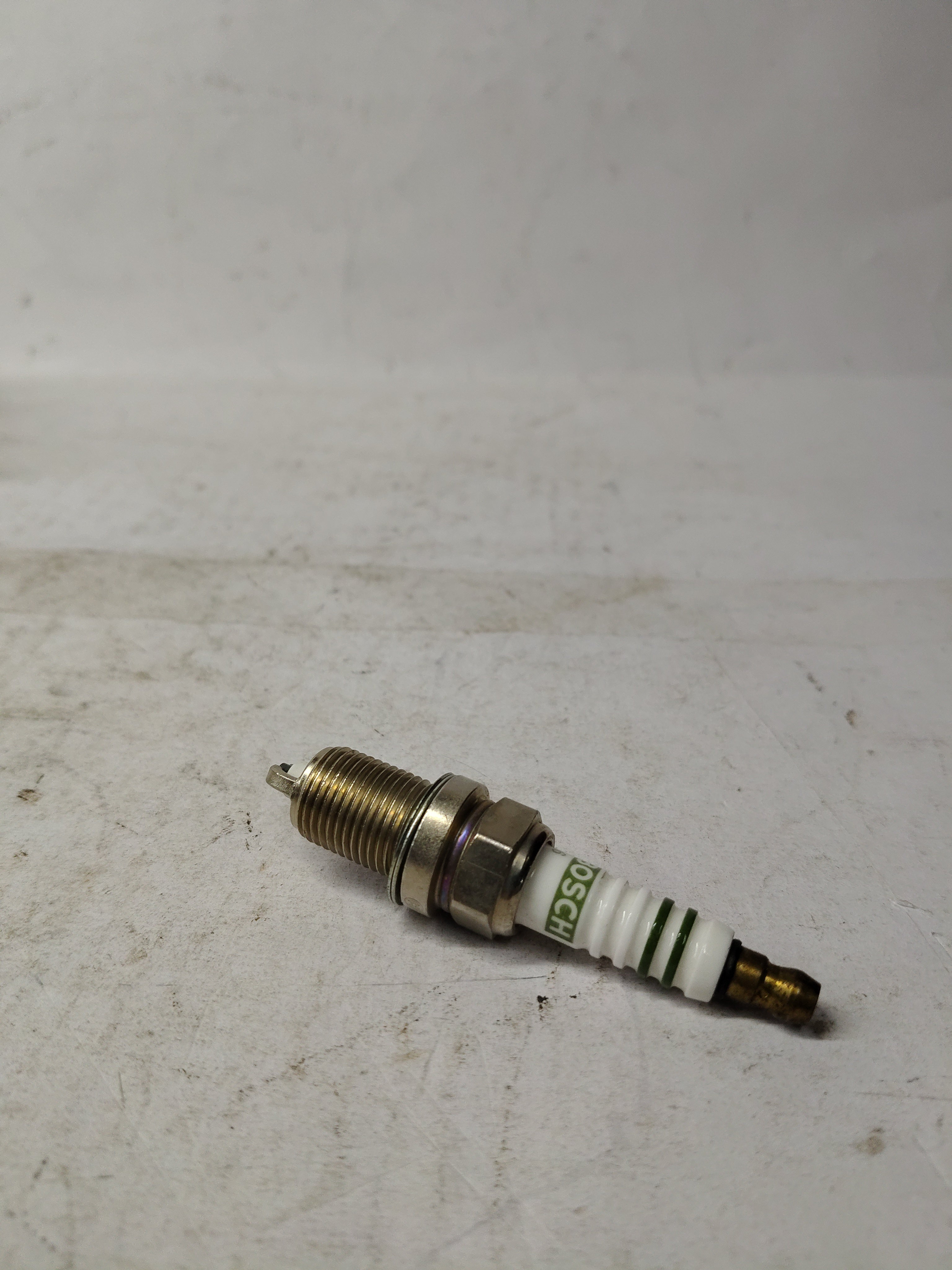 CarTrends Spark Plug Optra 1.8   J09146367 J09146367 - Back view