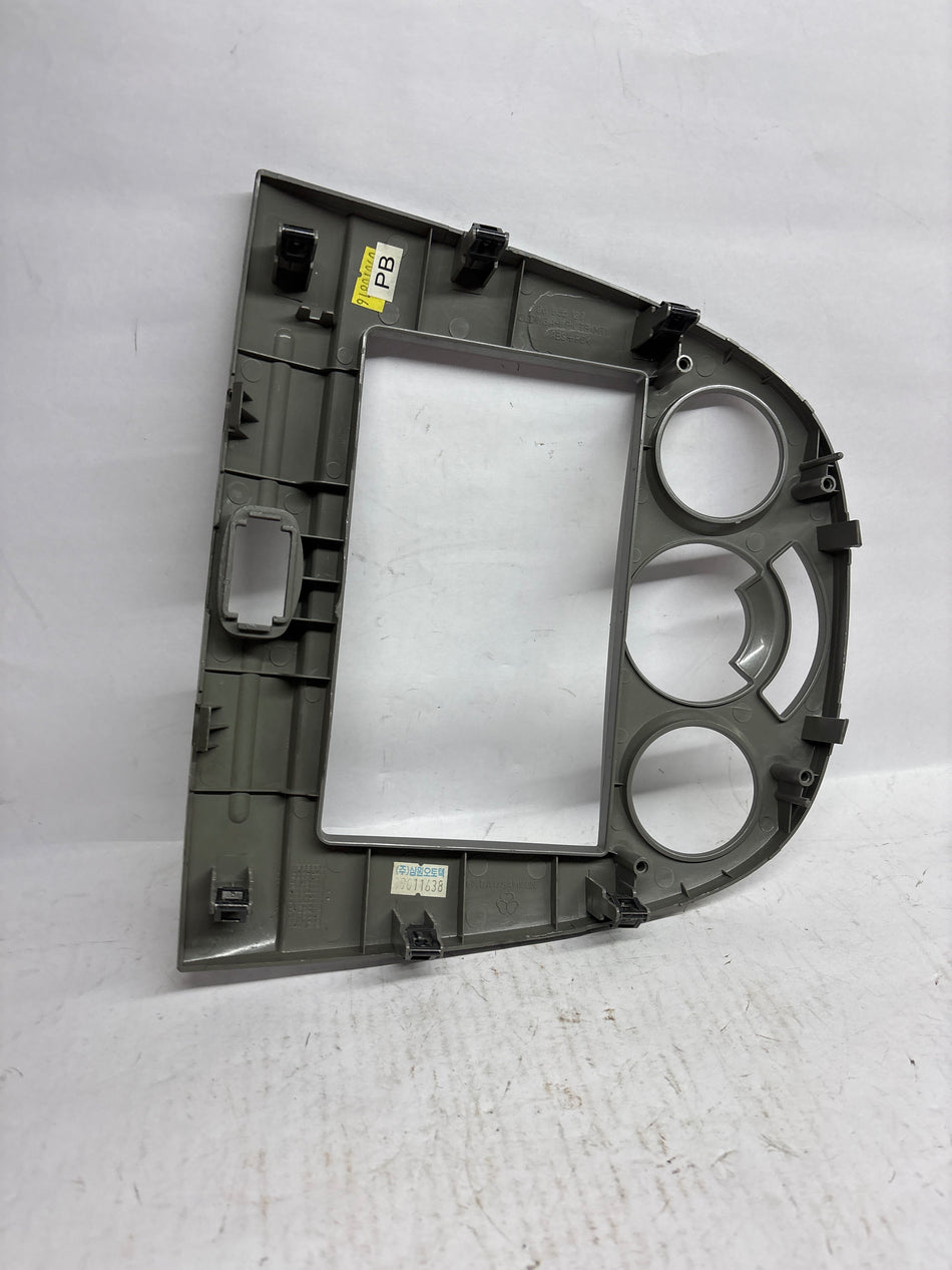 GENERAL MOTORS MOLDING A INST PANEL CTR OPTRA PETROL J96555127 J96555127 - Back view