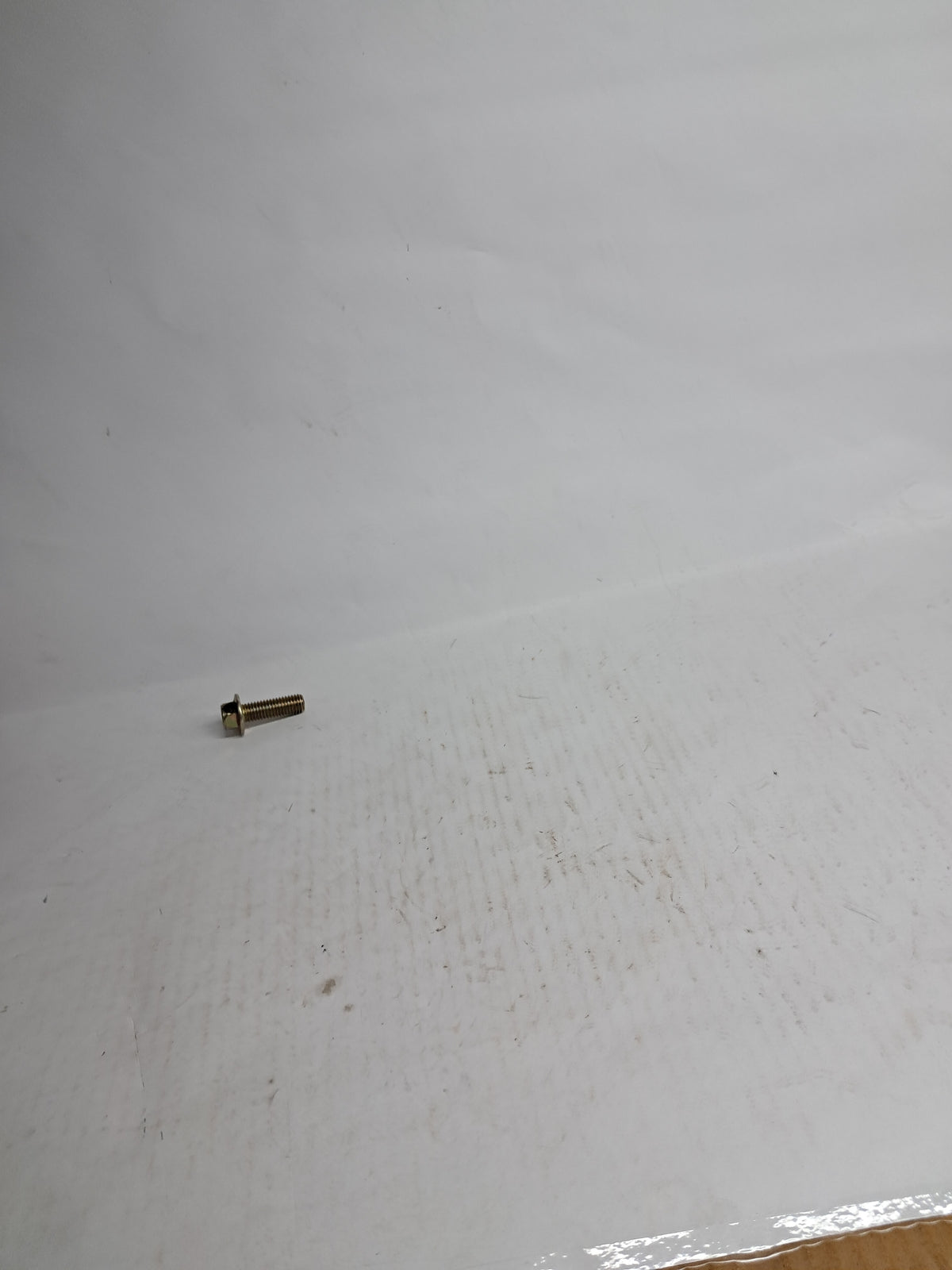 GENERAL MOTORS HEX FLANGE SCREW M10X30 TAVERA T28284145 T28284145 - Back view